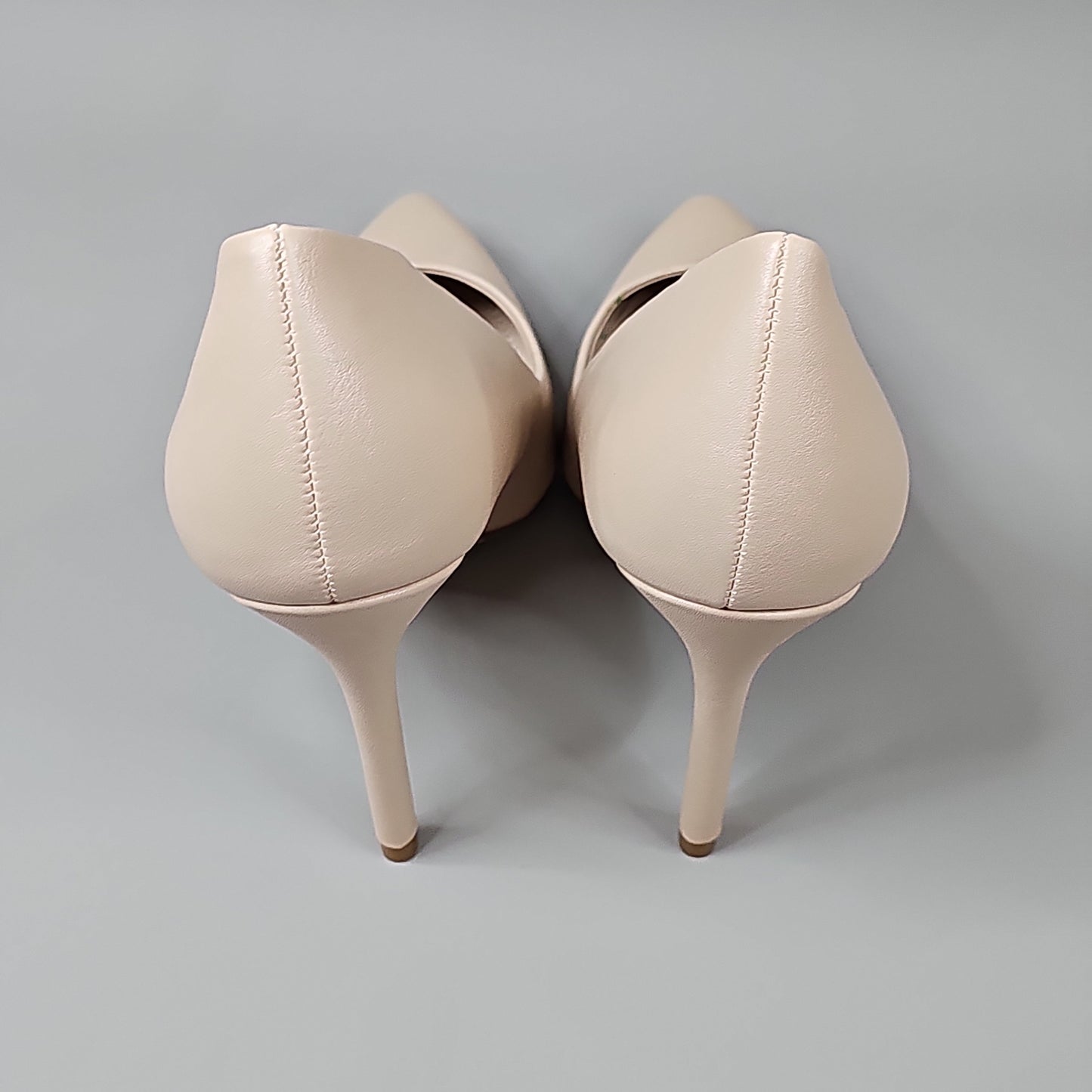 CHARLES BY CHARLES DAVID Women's Palma Pump Shoe Sz 6 M Nude Smooth (New)
