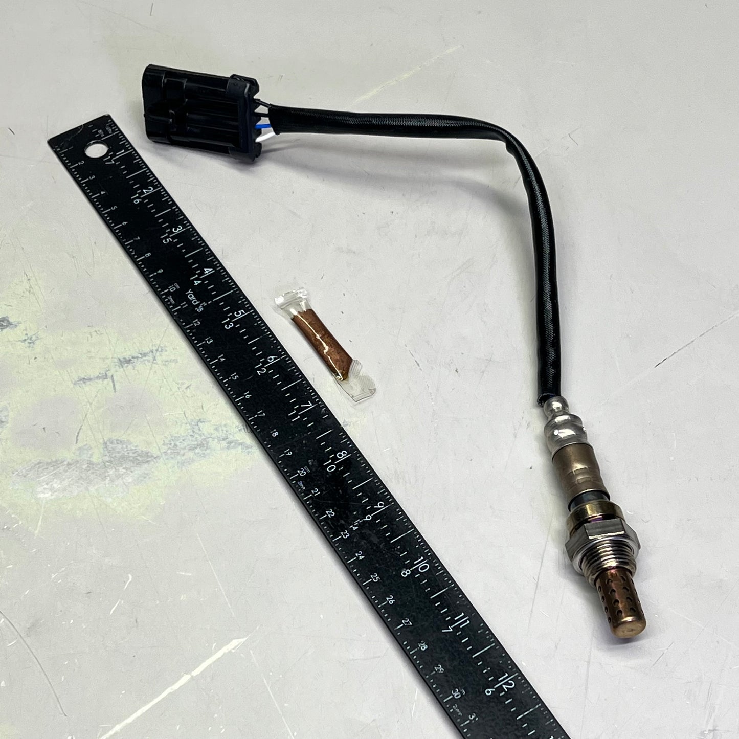 BOSCH Exact Fit Oxygen Sensor for Chevrolet & Pontiac Models 15561