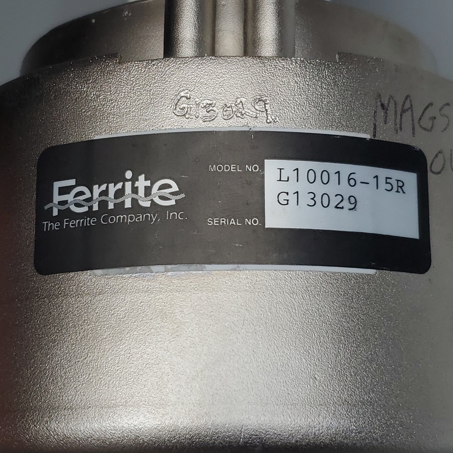 FERRITE Mega Industries L-Band Magnetron Microwave Tube L10016-15R  (Pre Owned)