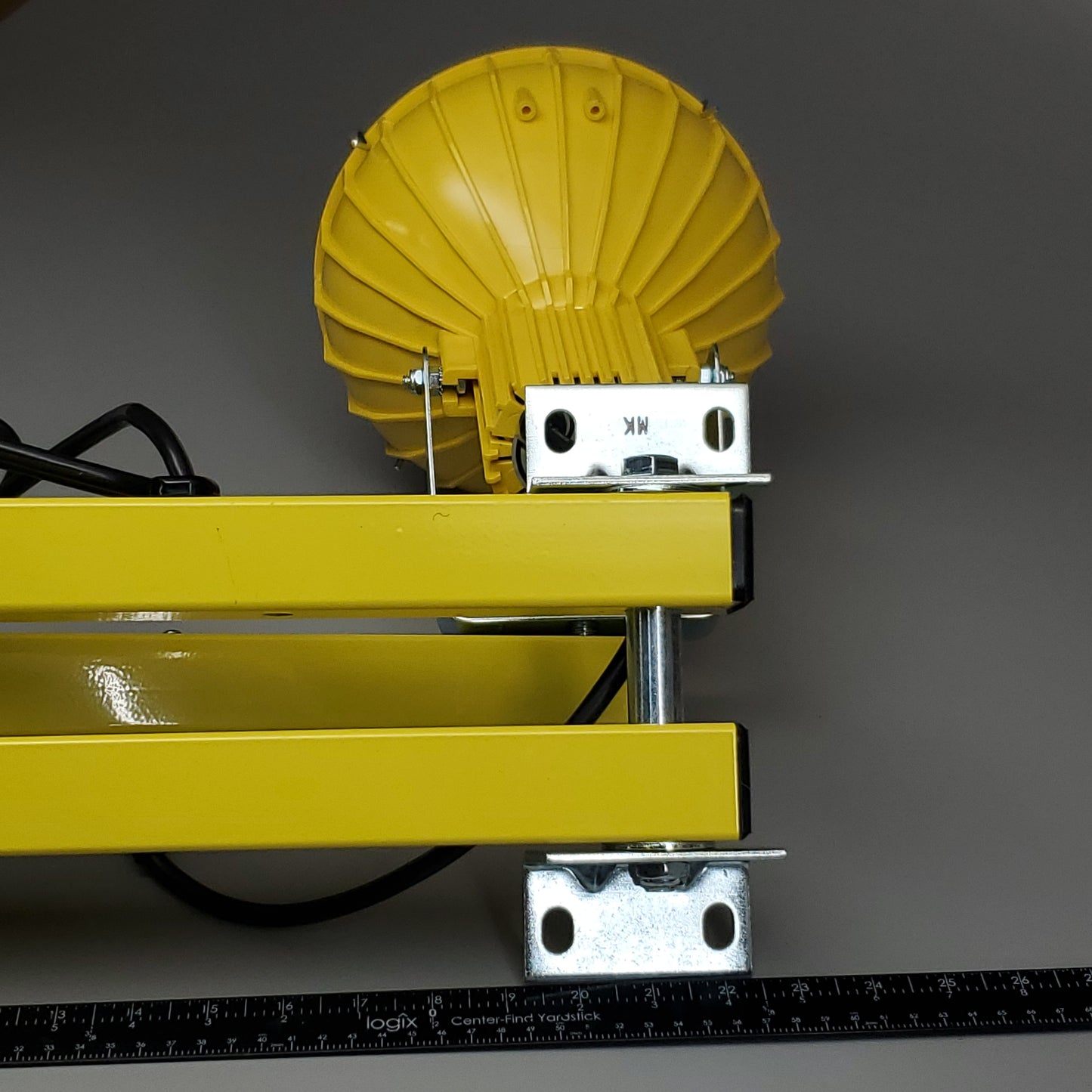 TRILITE Double Strut Dock Light Fixture Yellow W/ LED Bulb DL40-PLED (New)