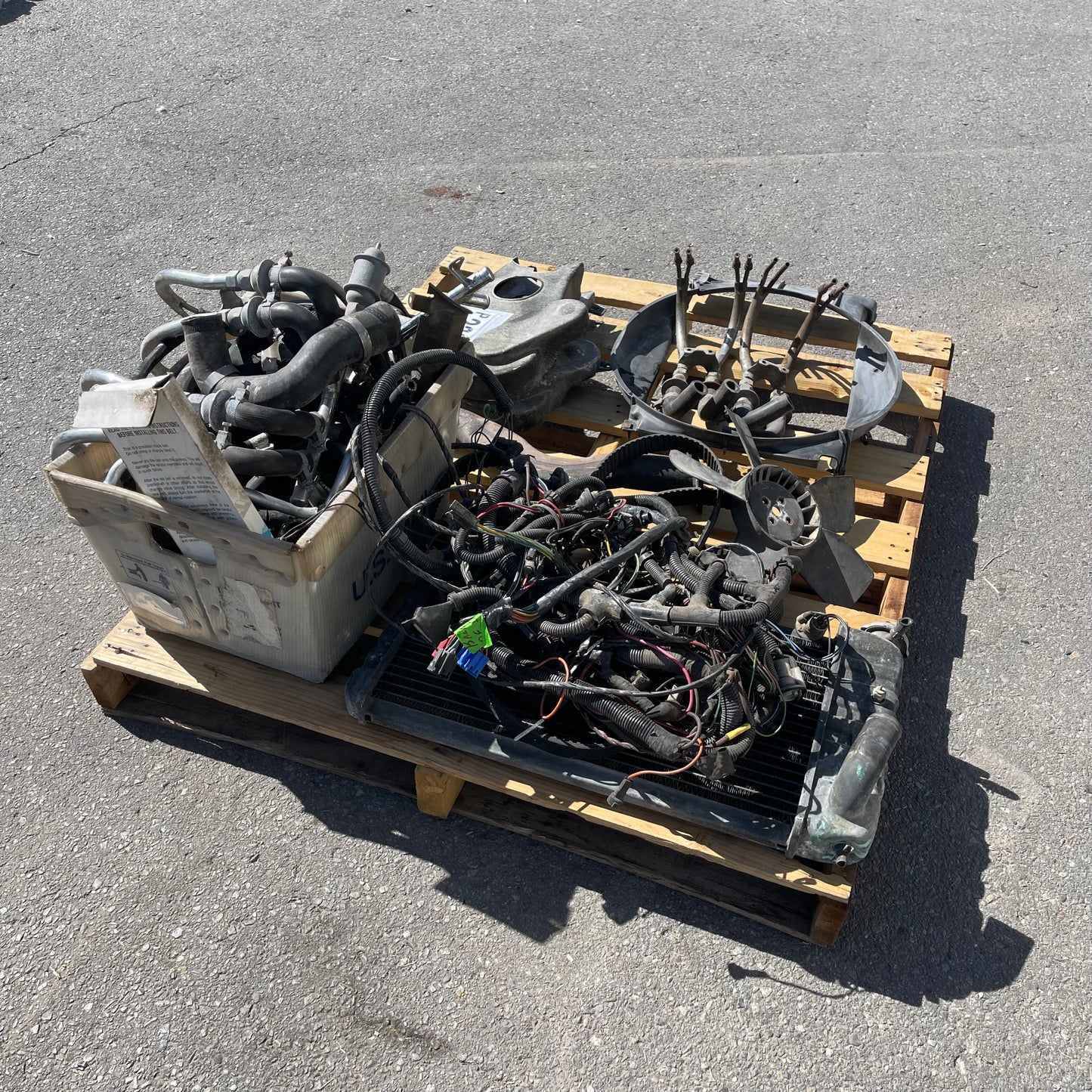 ZA@ Pallet of MIXED Engine Parts (AS-IS)