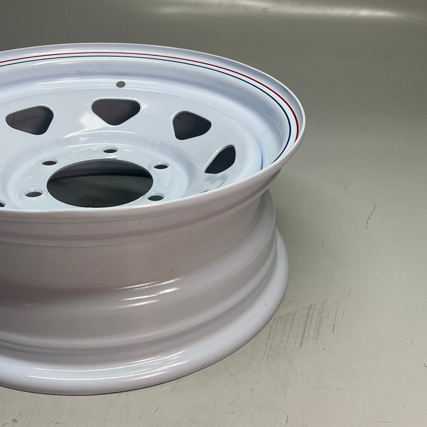 CARLISLE  8-Spoke Trailer Wheel 15 X 6 White W/ Red & Blue Stripe 1522660564B