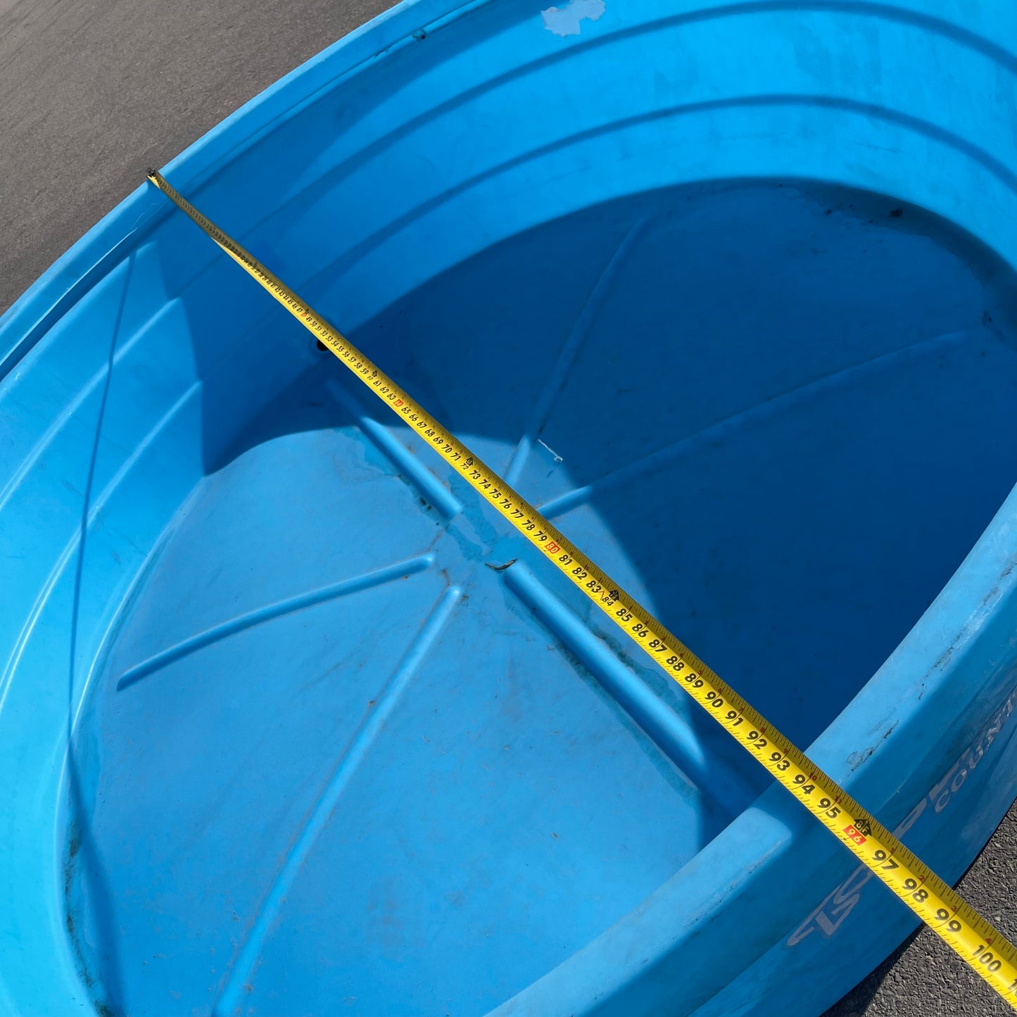 Z@ BEHLEN Poly Stock Farm Water Tank, Blue 625 gal, 8’ dia x 2’ depth (AS-IS)