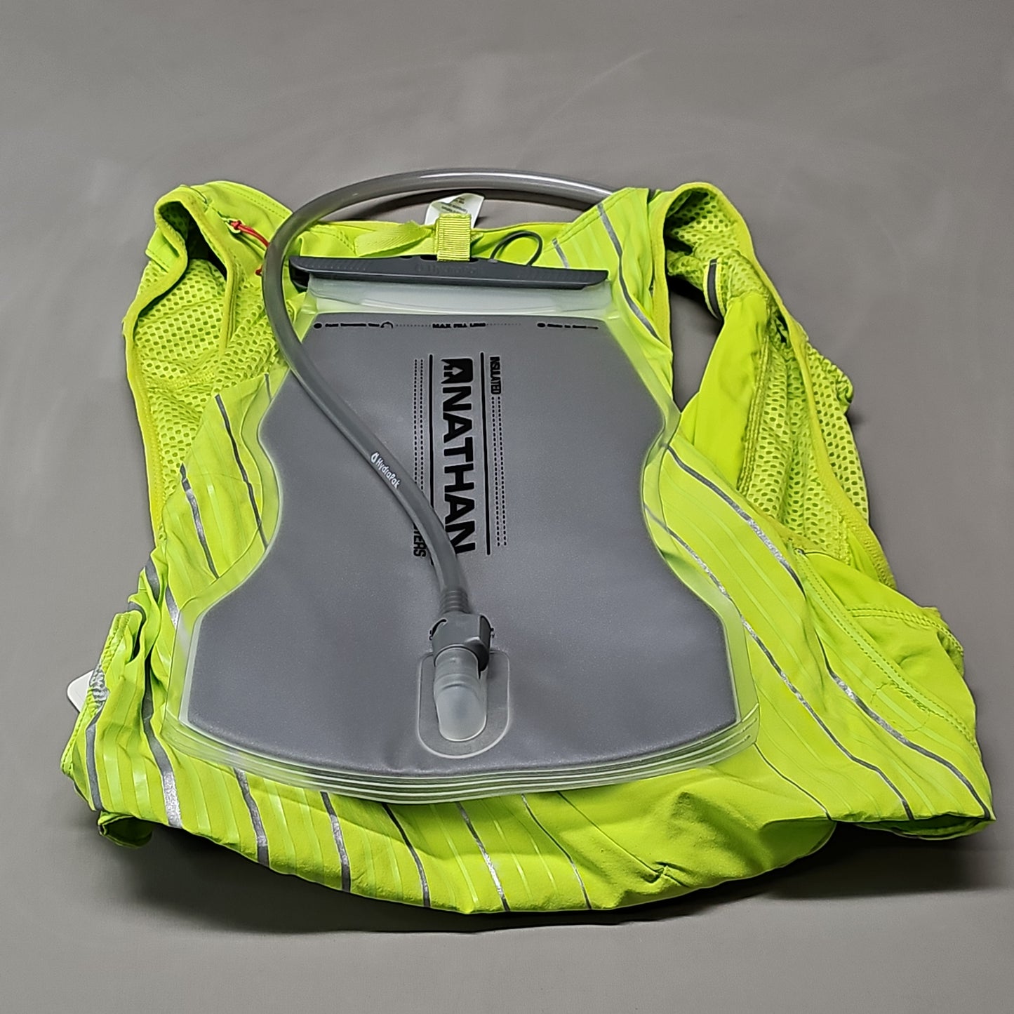 NATHAN Pinnacle 12 Liter Hydration Race Vest Womens Sz L Finish Lime/Hibiscus (New)