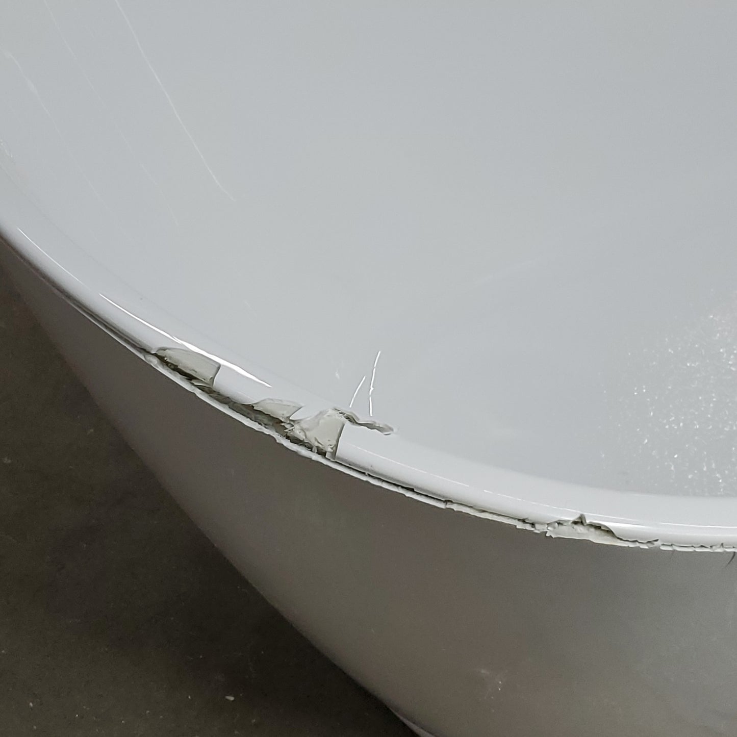 ZA@ WOODBRIDGE Freestanding Bathtub White BTA1515 (AS-IS, Has Large Crack on One End & 3" Crack on Other End)