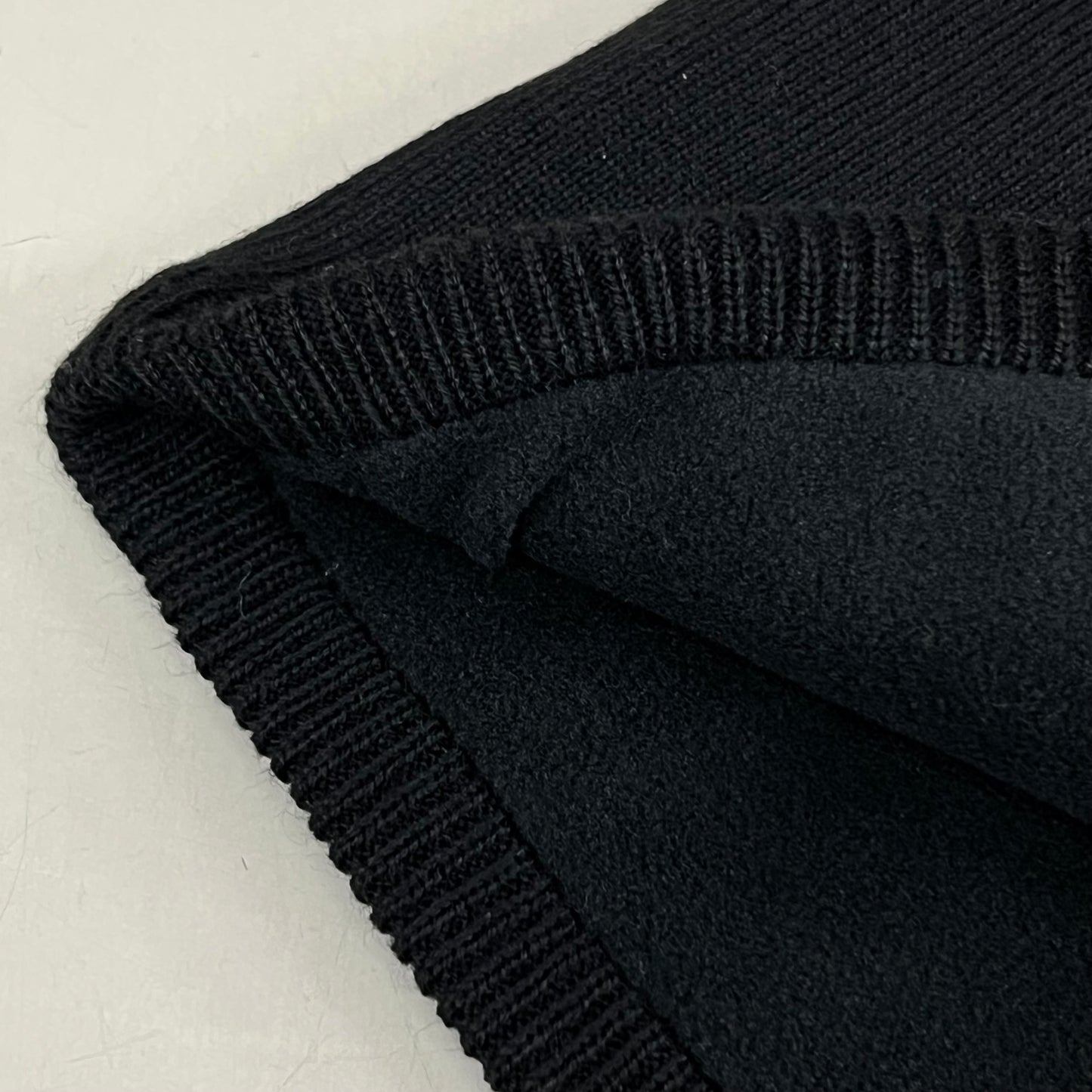 SAMSHIELD Equestrian Neck Warmer Women's Crystal Square One Size Fits All Black