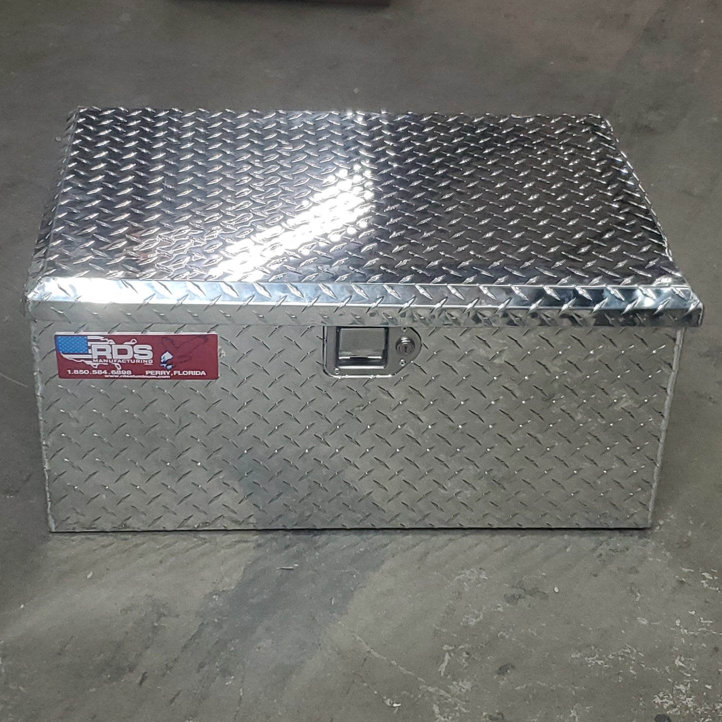 RDS MANUFACTURING Aluminum Truck Box RDS 70198 14"x20"x31" Damaged Top Right Corner AS-IS