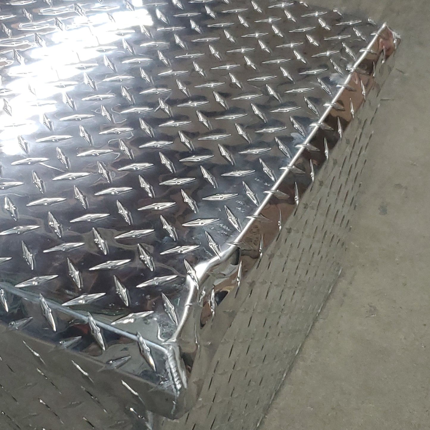 RDS MANUFACTURING Aluminum Truck Box RDS 70198 14"x20"x31" Damaged Top Right Corner AS-IS
