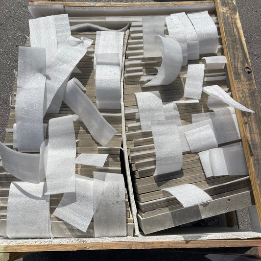 UNBRANDED (~120 Pack) Tiles 18"x18"x0.5" Limestone(?)