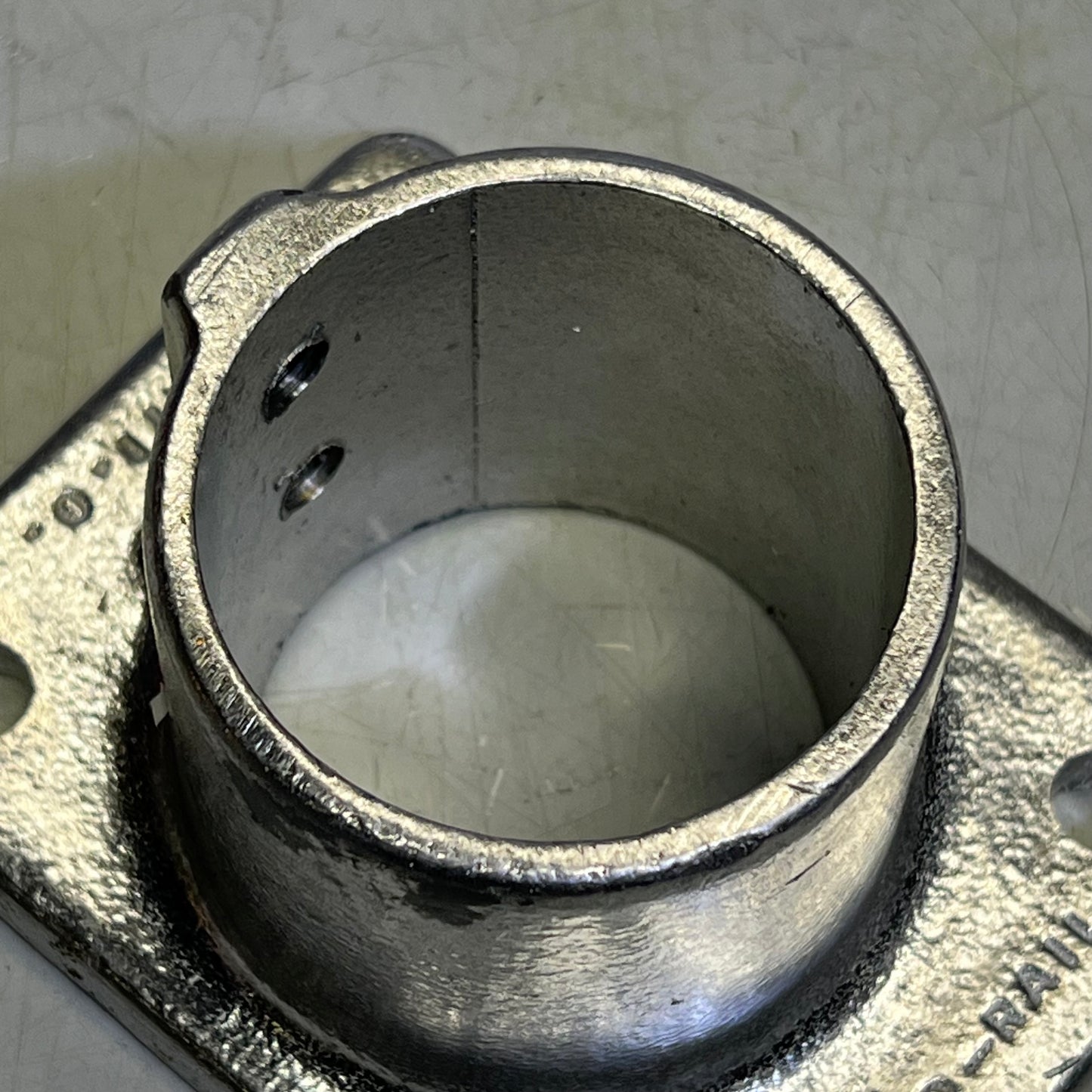 HOLLAENDER Aluminum Rectangle Base Flange Mount 5" L - 2-3/8" Dia Silver 47-9