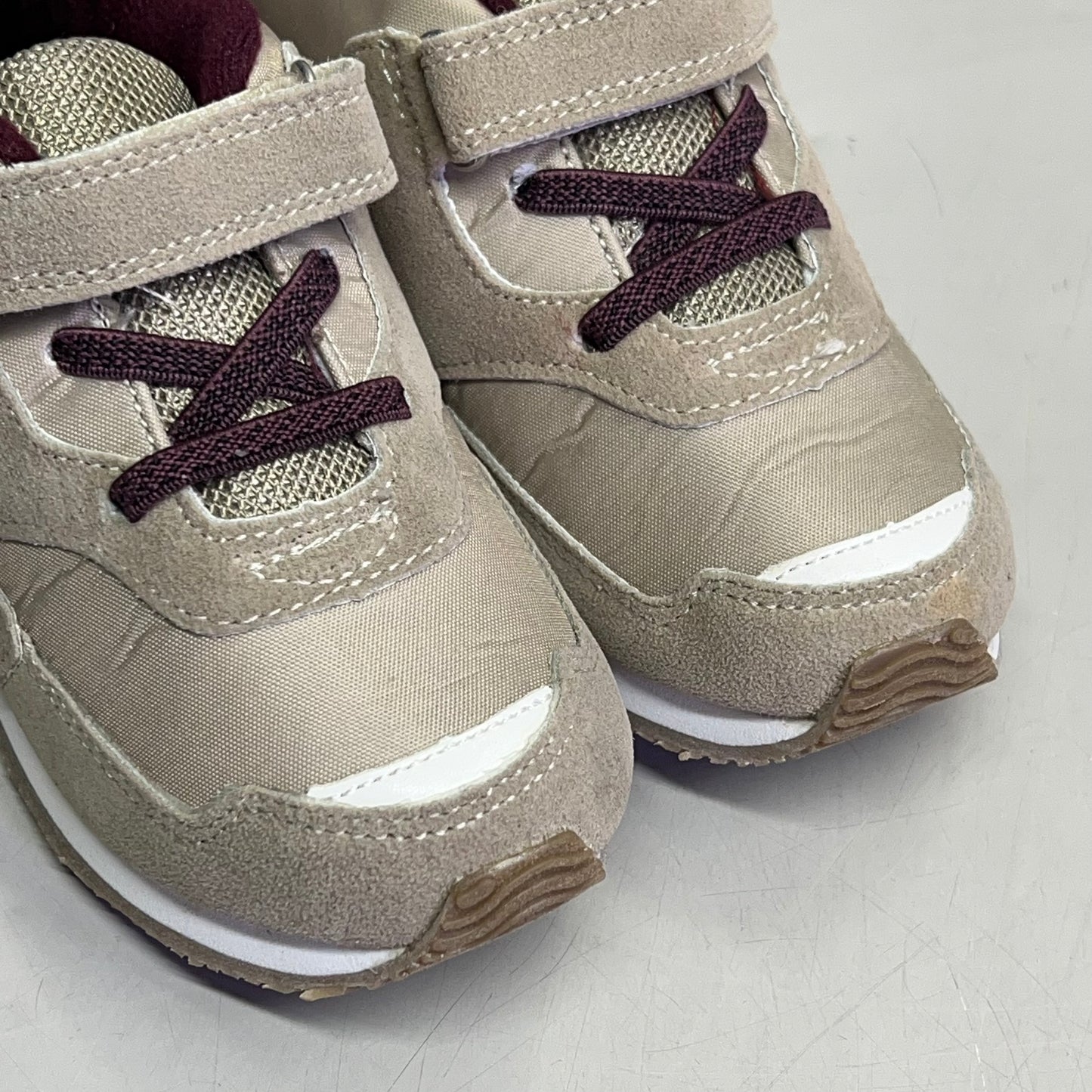 OSHKOSH G'gosh Eddi Athletic Toddler Sneaker Boy's Sz 11 Khaki OF21A01B