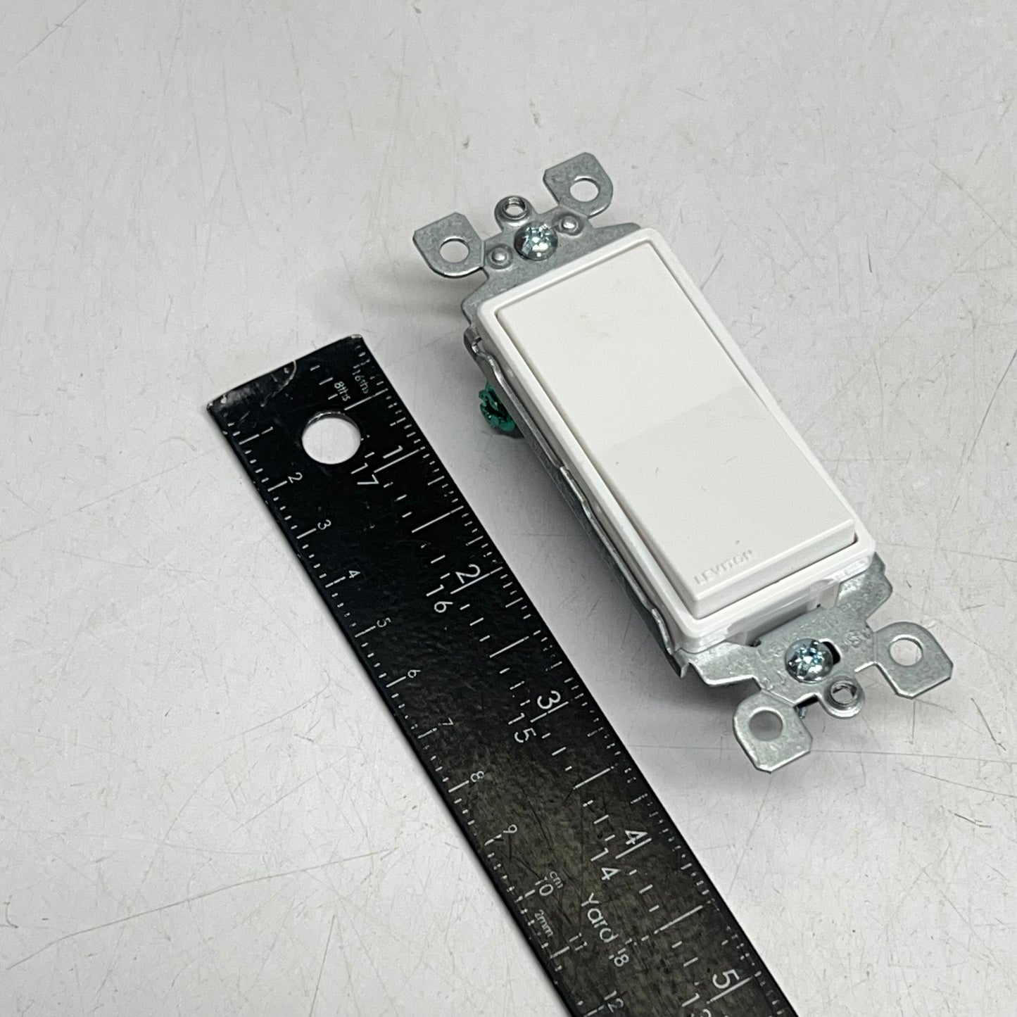 ZA@ LEVITON (3 PACK) Decora Single-pole Switch Grounding 15 AMP White 5601-2W