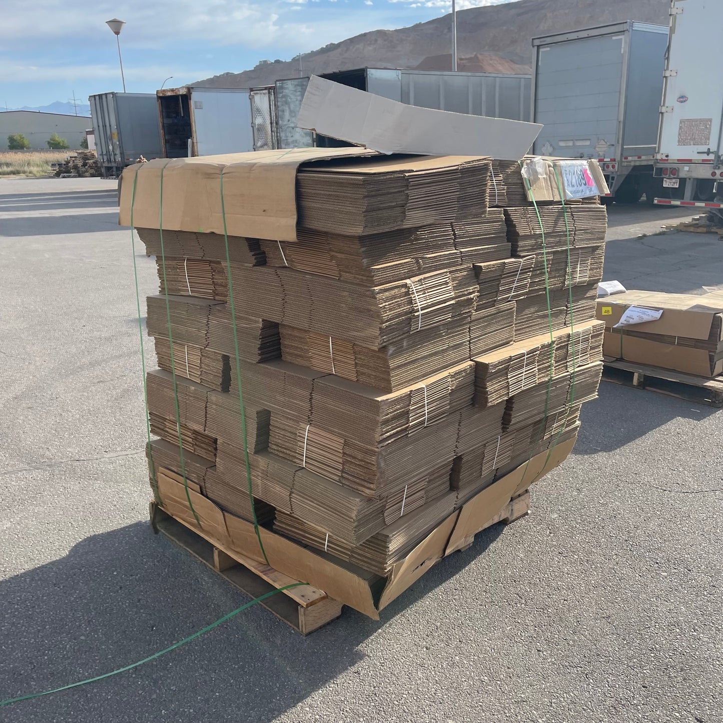 ZA@ Pallet of MIXED (1,125 Pack) Boxes 15”x11”x7-1/2”, 25 boxes per bundle (AS-IS) E