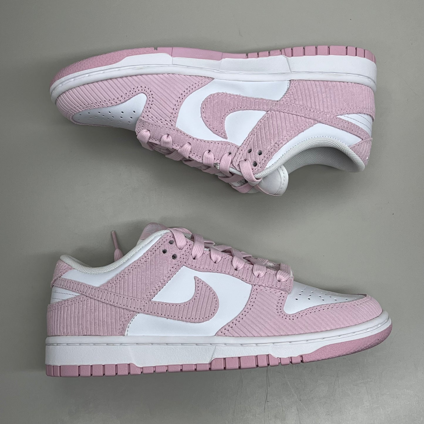 NIKE Classic Dunk Low Leather & Corduroy SZ Womens 7 Mens 5.5 White Pink FN7167