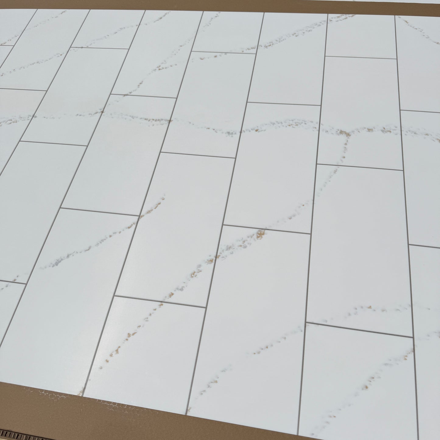 ZA@ Pallet of SAM MÜELLER Belair Solid Surface 2-Sided Shower Wall Kit (AS-IS)