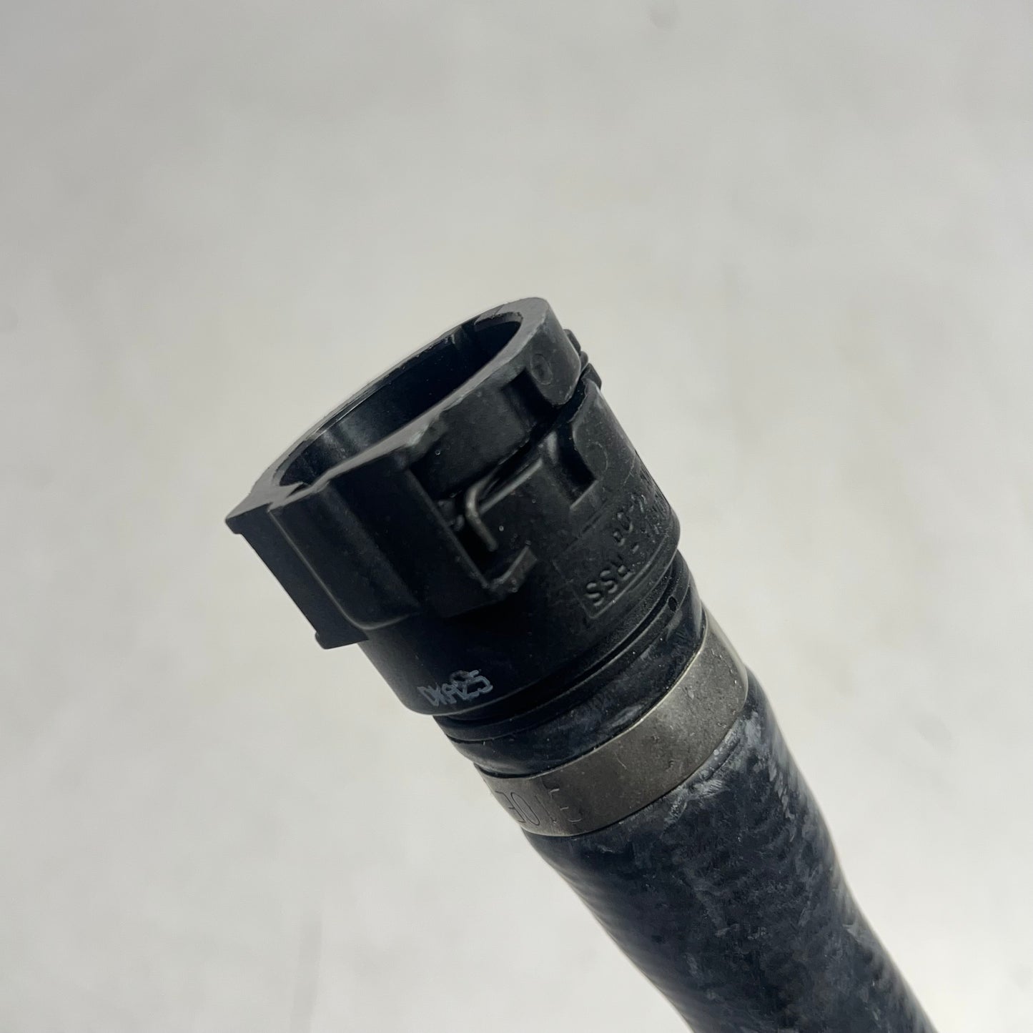 GATES Coolant Hose for Bmw 525i, 528i & 530i Vehicles Black 24105