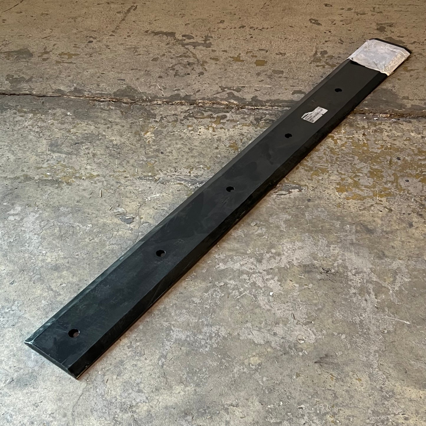 ZA@ BOBCAT Bottom Edge Plate Sz 48"L x 4.5"W, BT22D-0010