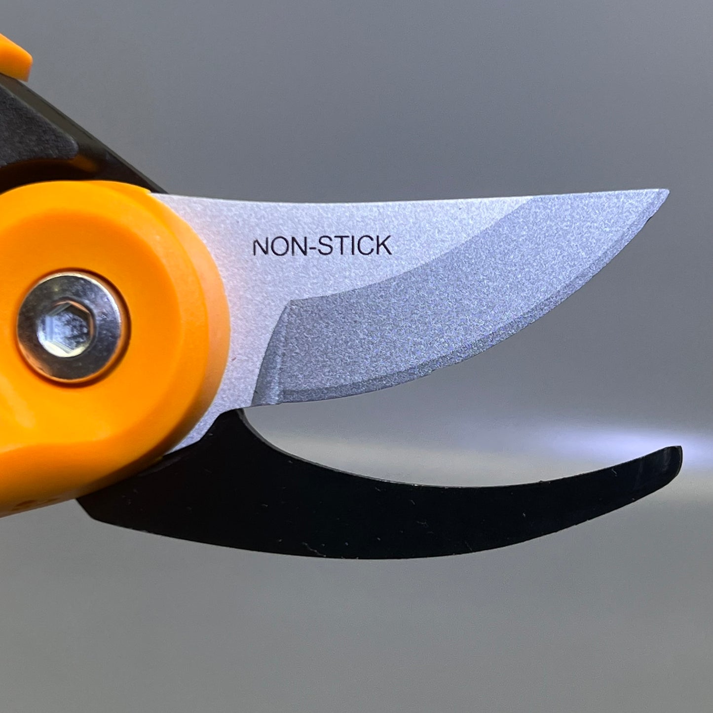 FISKARS 3.4" PowerGear2 Titanium Softgrip Bypass Pruner P552