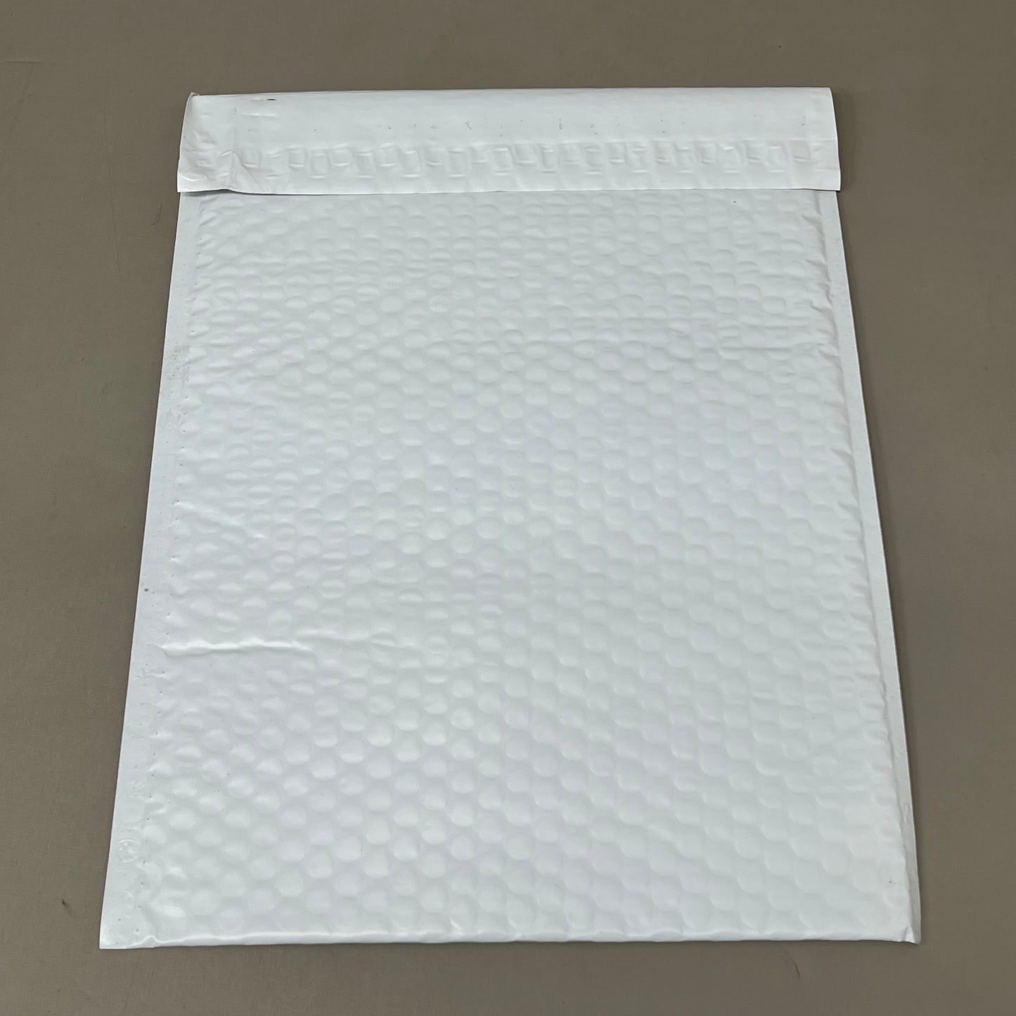 PACWORLDWIDE (100 PACK) Bubble Lined Poly Mailers 10.5x15.25 White AJ-5