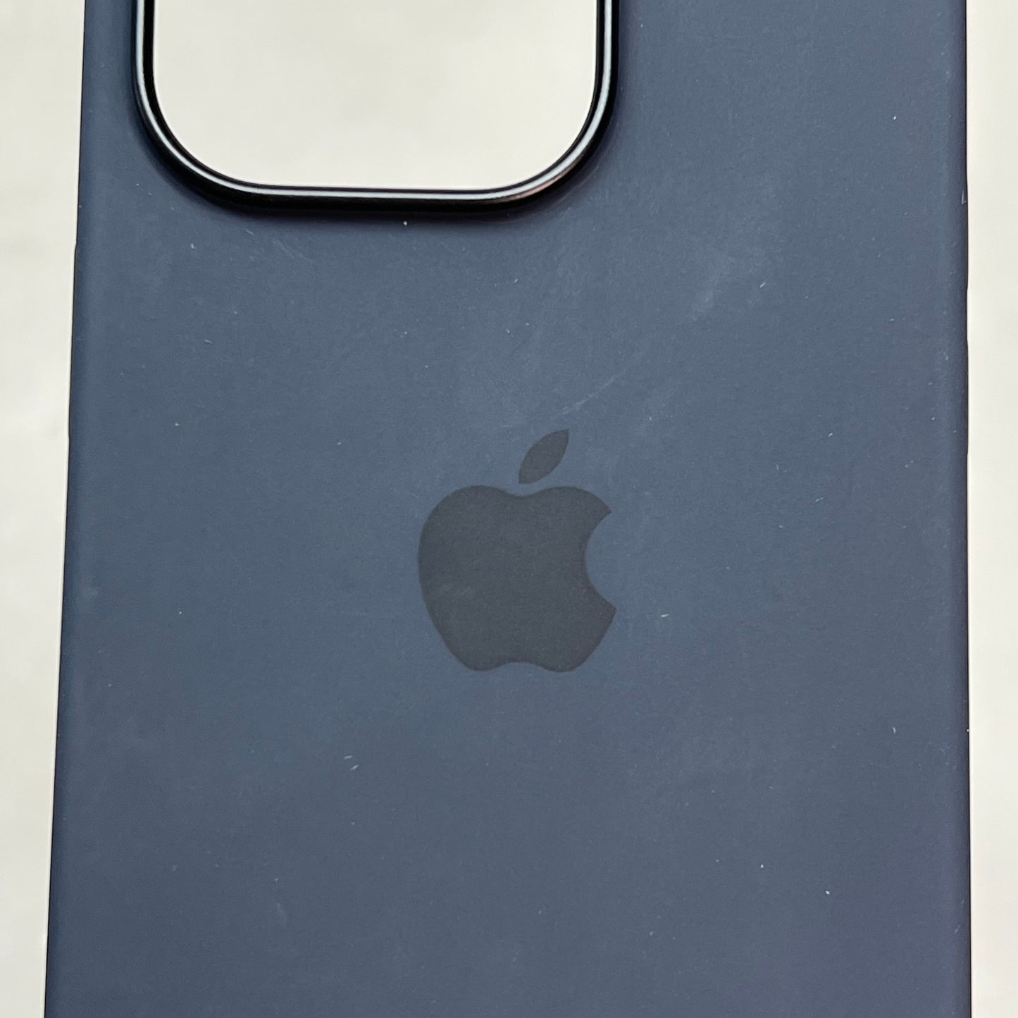 APPLE 14 Pro High Quality Silicone Case W/ MagSafe Midnight  MPTE3ZM/A (Return)