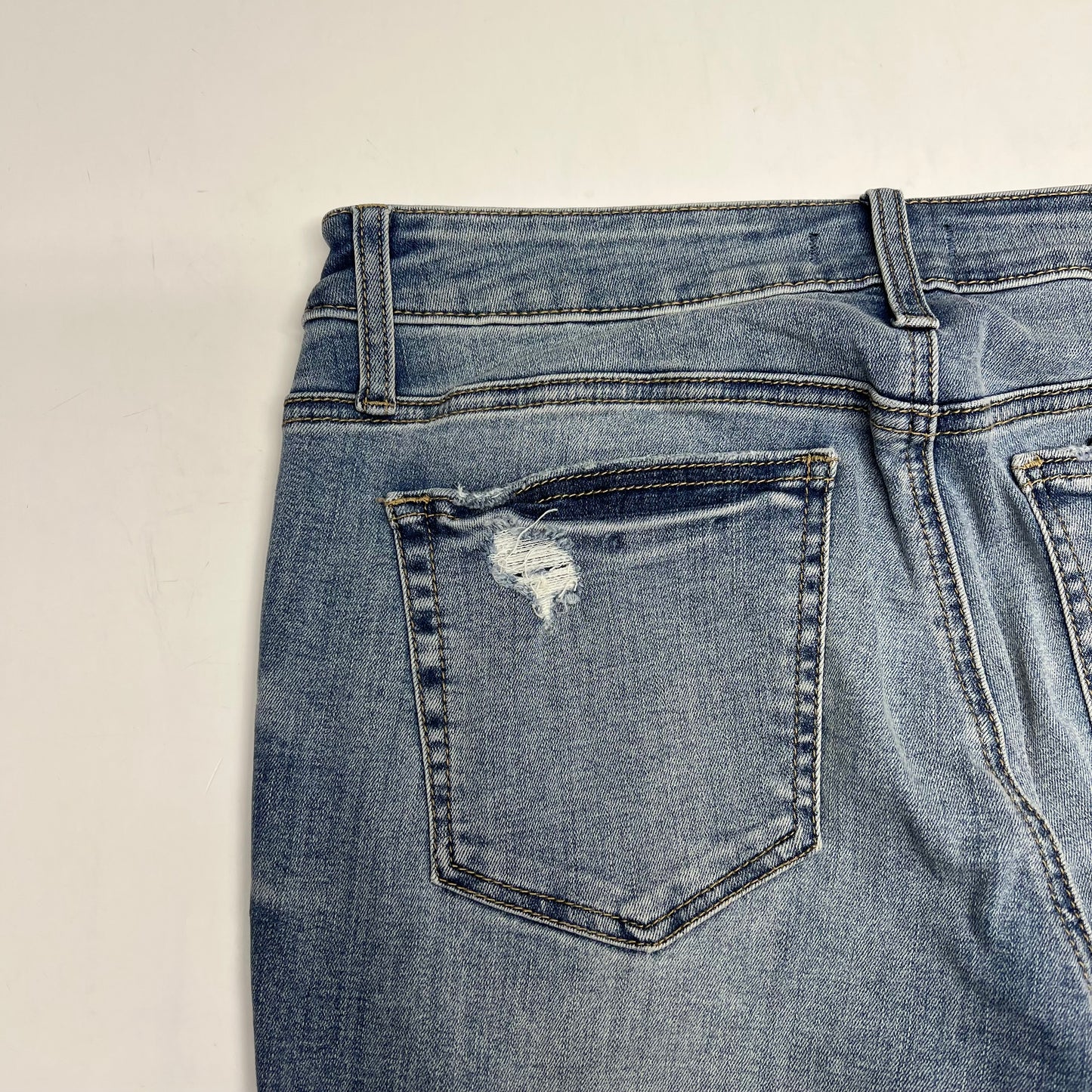 SILVER JEANS CO Boyfriend Mid Rise Distressed Jeans Women's Sz 30/29 Light Wash