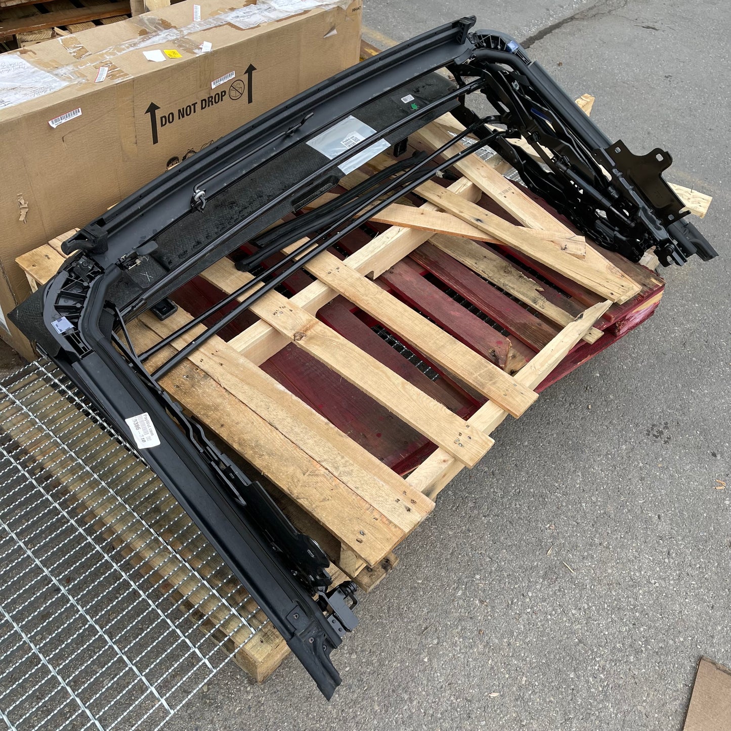 Z@ FORD BRONCO OEM SoftTop Car Roof Frame Assembly M2DZ-7853000-BG (AS-IS)