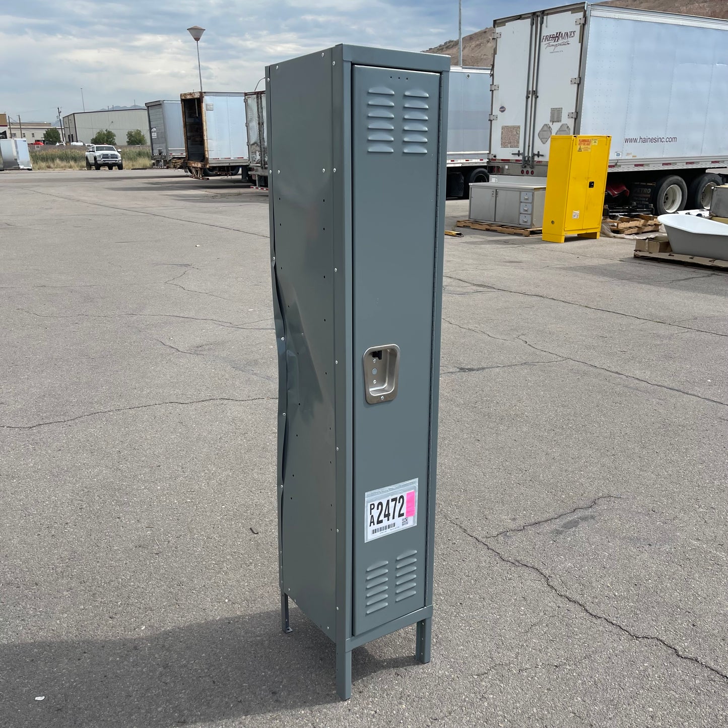ZA@ HALLOWELL One Wide, Single Tier Locker Grey (AS-IS)(D)