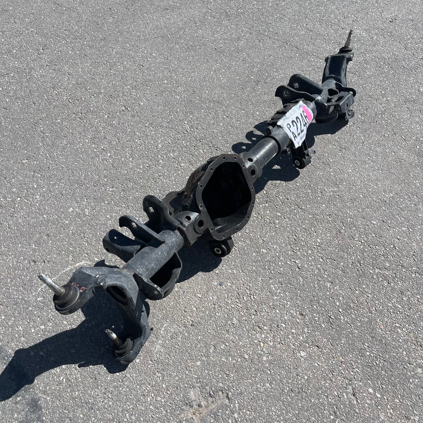ZA@ Pallet of DANA Axle Housing Assembly (AS-IS)