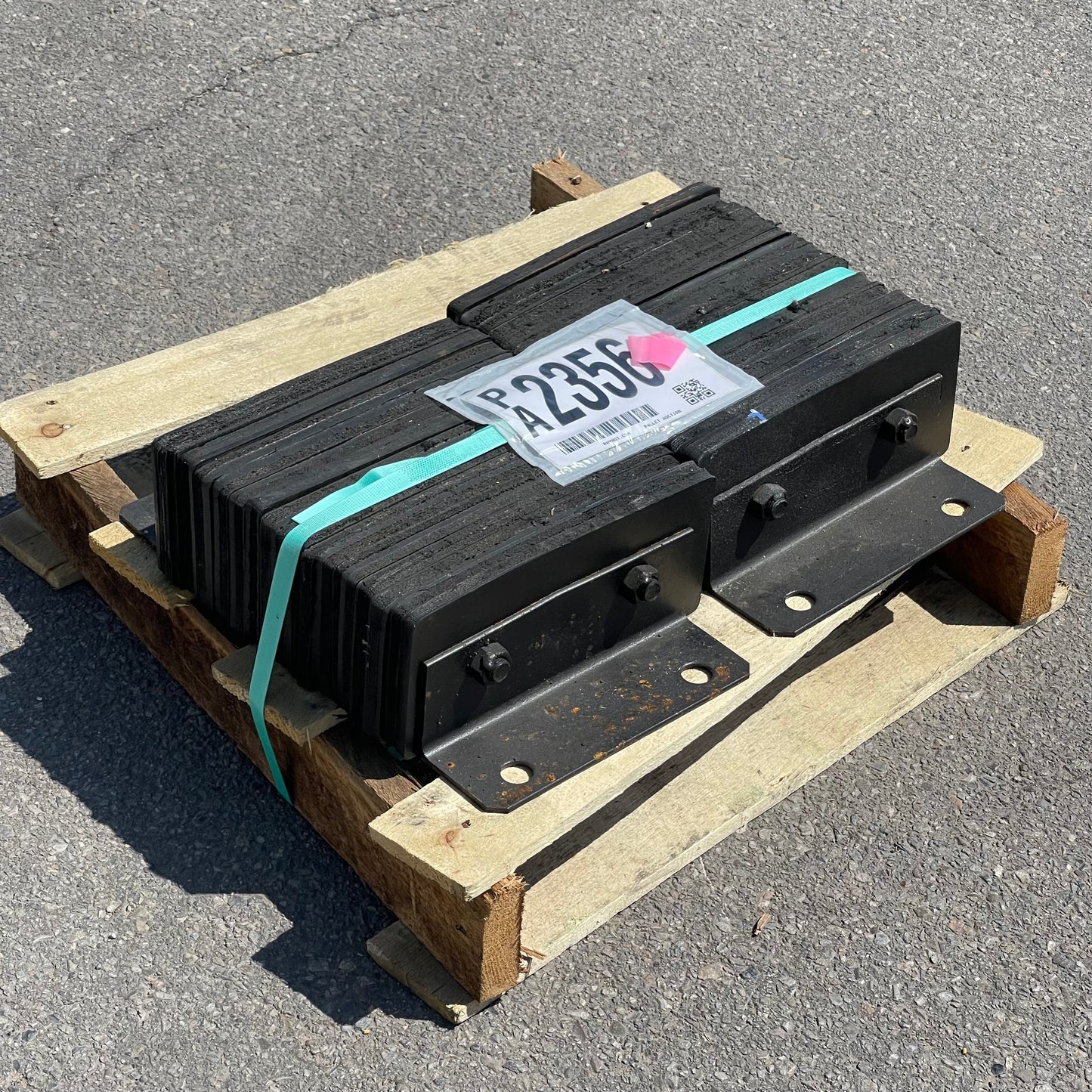 ZA@ UNBRANDED Laminated Rubber Dock Bumpers and Steel Strips for Spot Welding (AS-IS)