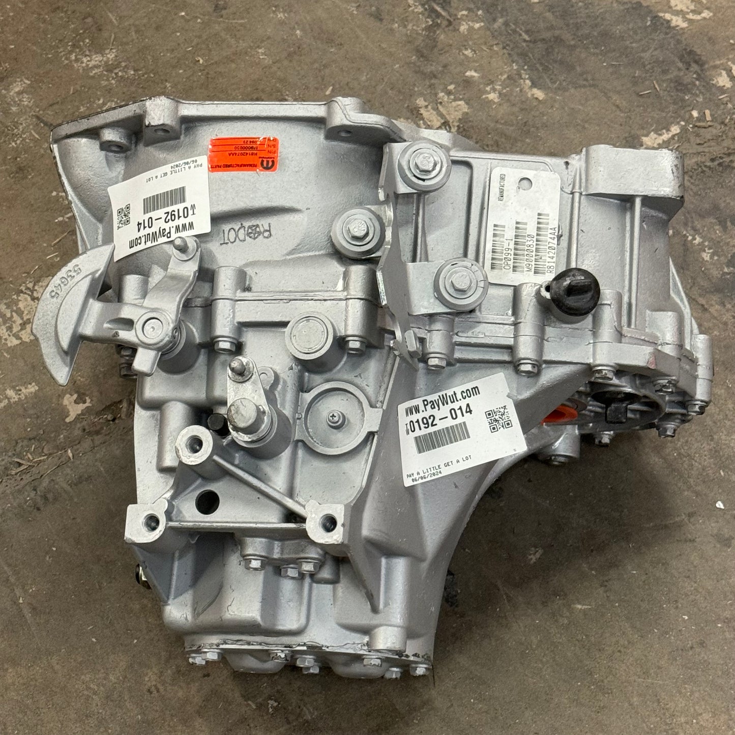 ZA@ MOPAR 5-Speed Transmission Remanufactured R8142074AA (DAMAGED, AS-IS)