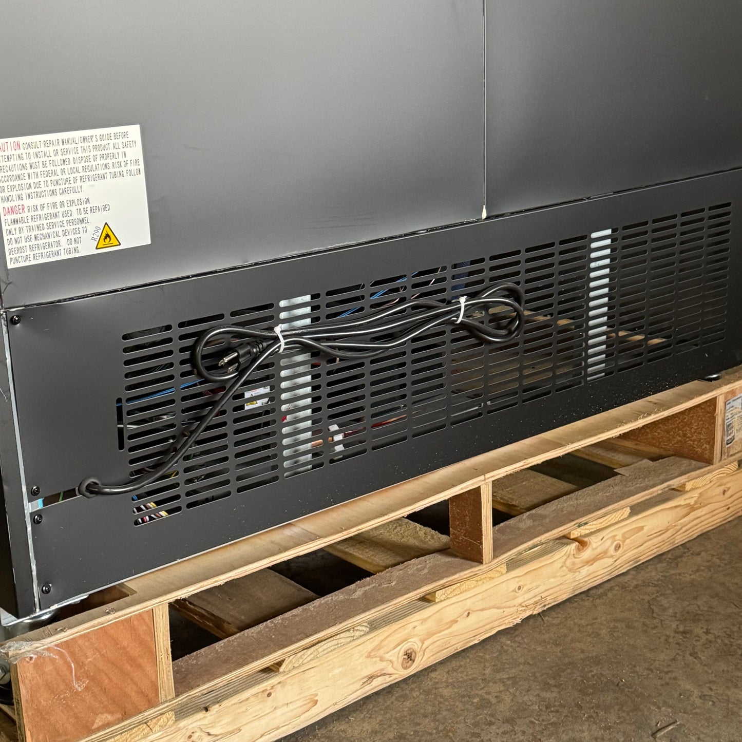 AVANTCO 53" Black Swing Glass Door Merchandiser Freezer with LED Lighting 178GDC49HCB (Cosmetic Damage - 100% Working)