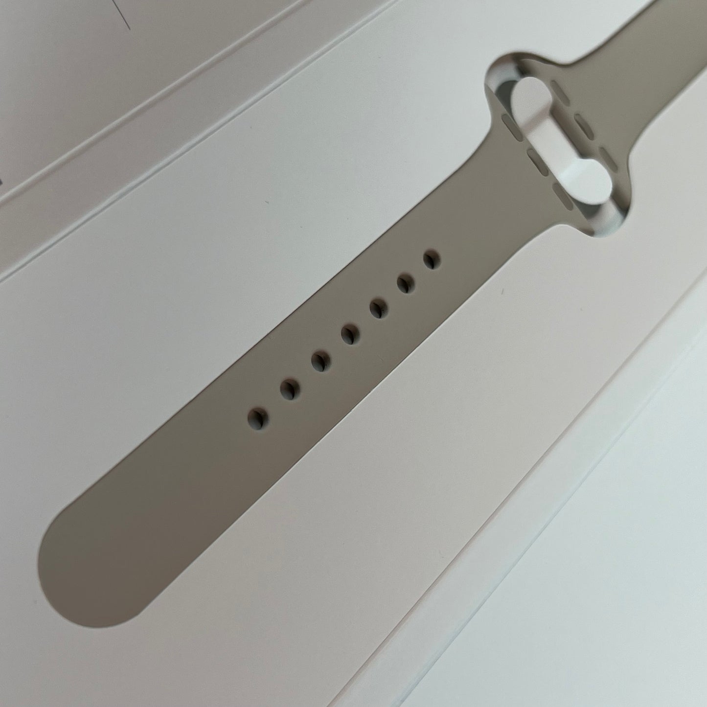 APPLE Watch Starlight Sport Band Soft & Durable S/M 41mm Tan 3L111AM/A (Return)