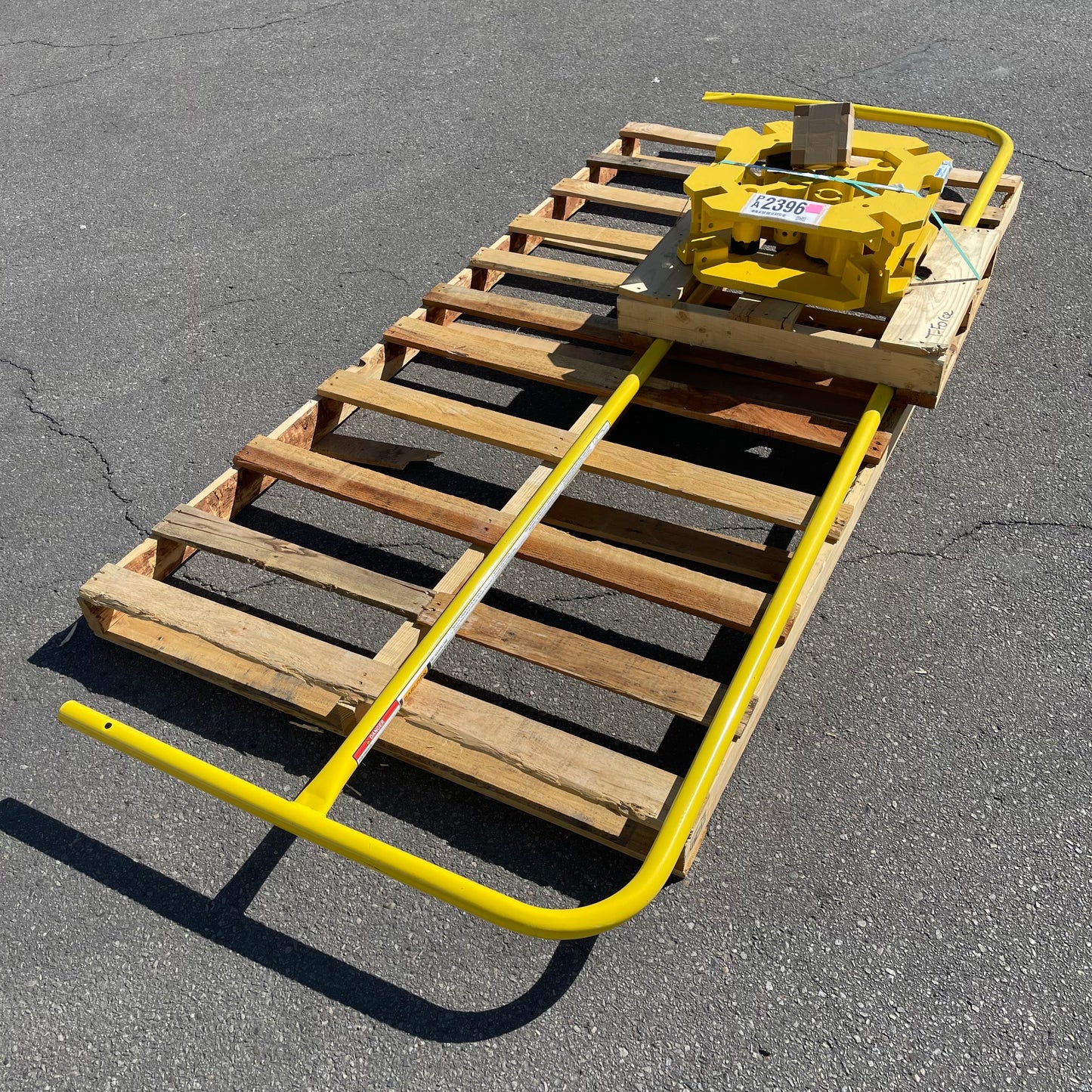 ZA@ Pallet of GARLOCK RailGuard Bases and Gate, Yellow 124"x41" (AS-IS)