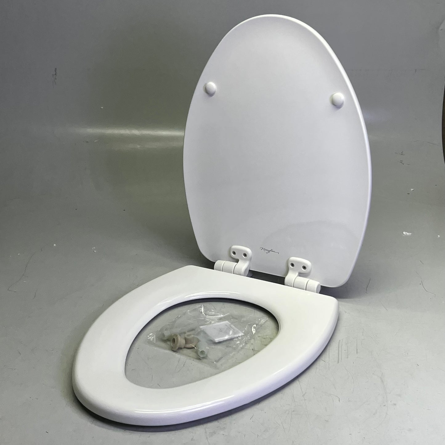 BEMIS Elongated Toilet Seat Sz 17"L x 13.5"W, 1843SLOW 000