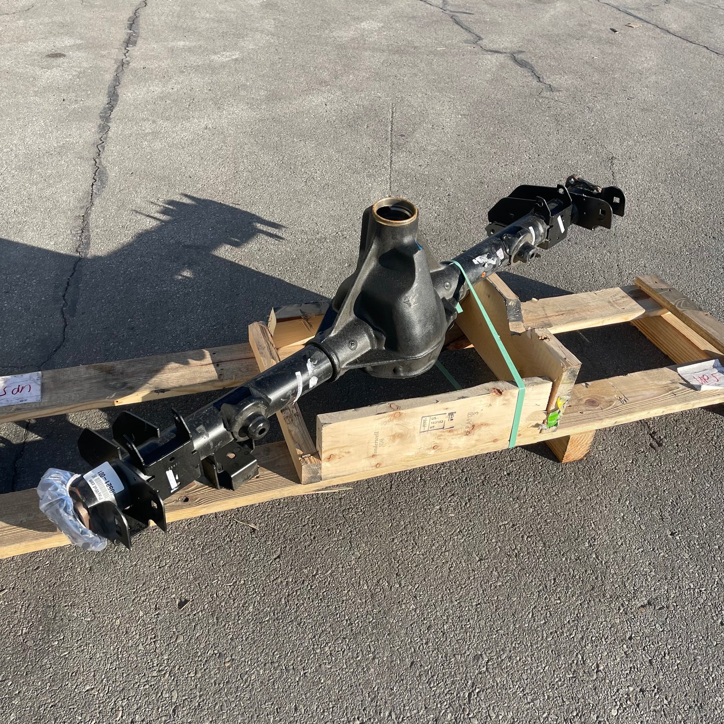 ZA@ Pallet of MIXED Rear Axle Assembly (AS-IS)