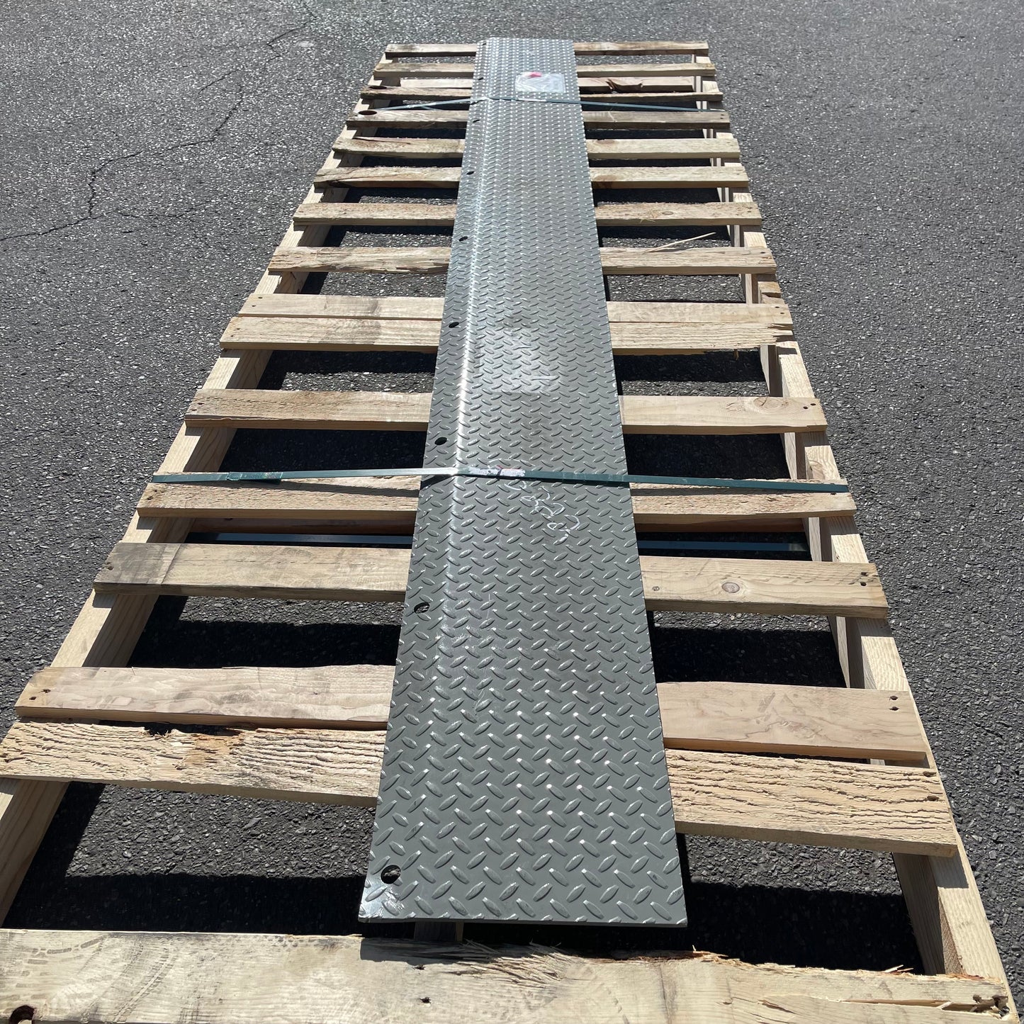 ZA@ Pallet of MIXED Diamond Tread Plate 120”x12” (AS-IS)
