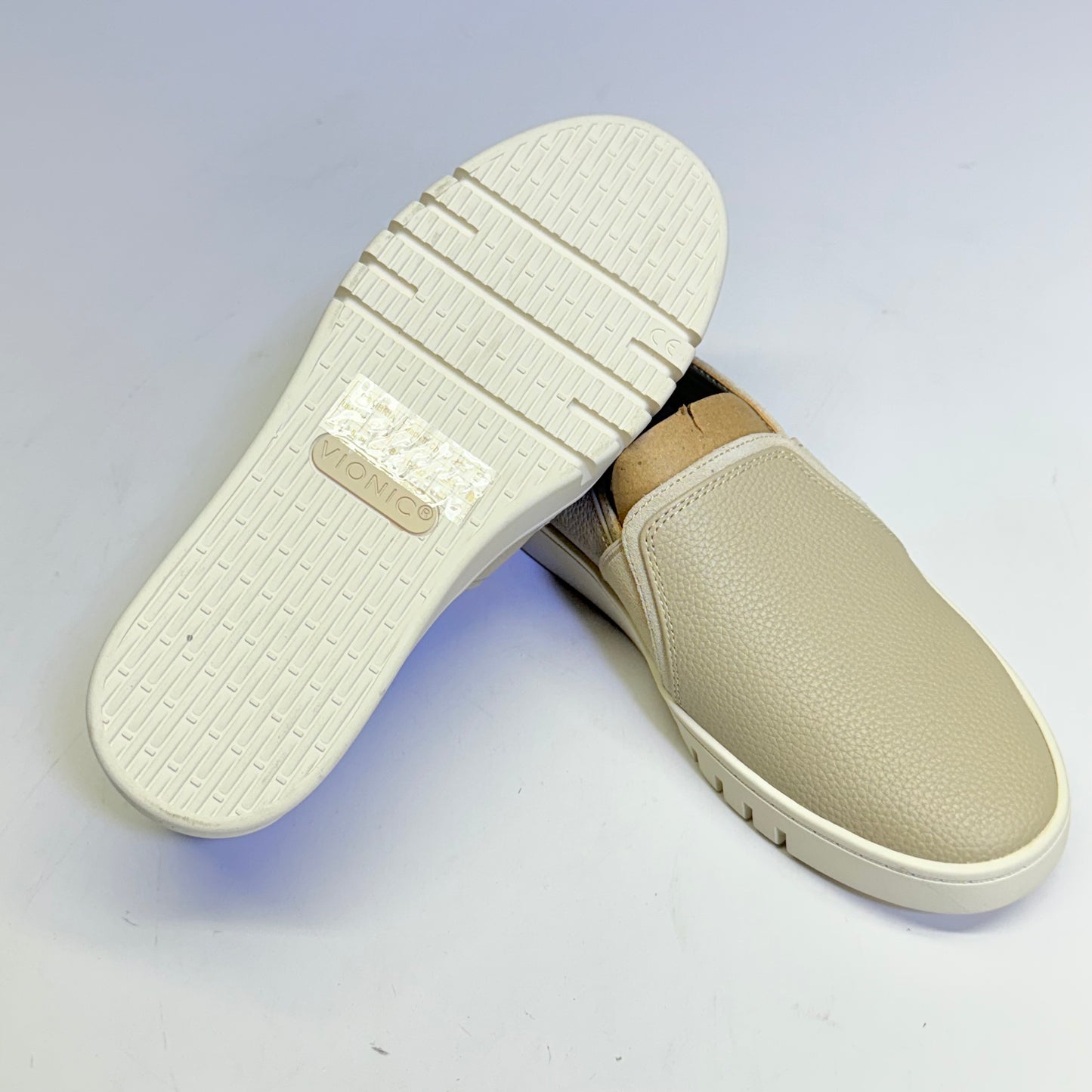VIONIC Cambria Slip On Sneaker Leather Vio Motion Sz 6M Oatmel New