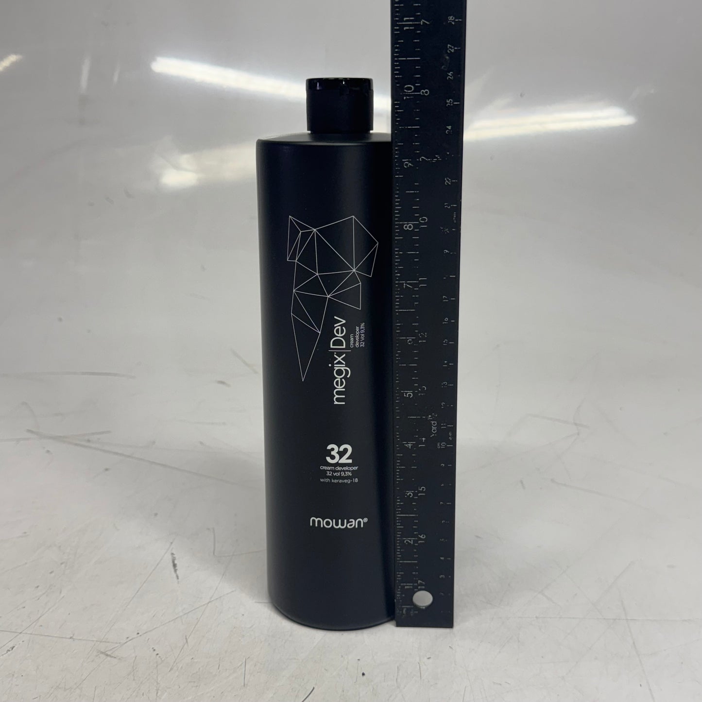 MOWAN MEGIX DEV Cream Developer 32Vol 9.3% with Keraveg-18 33.6 fl oz.