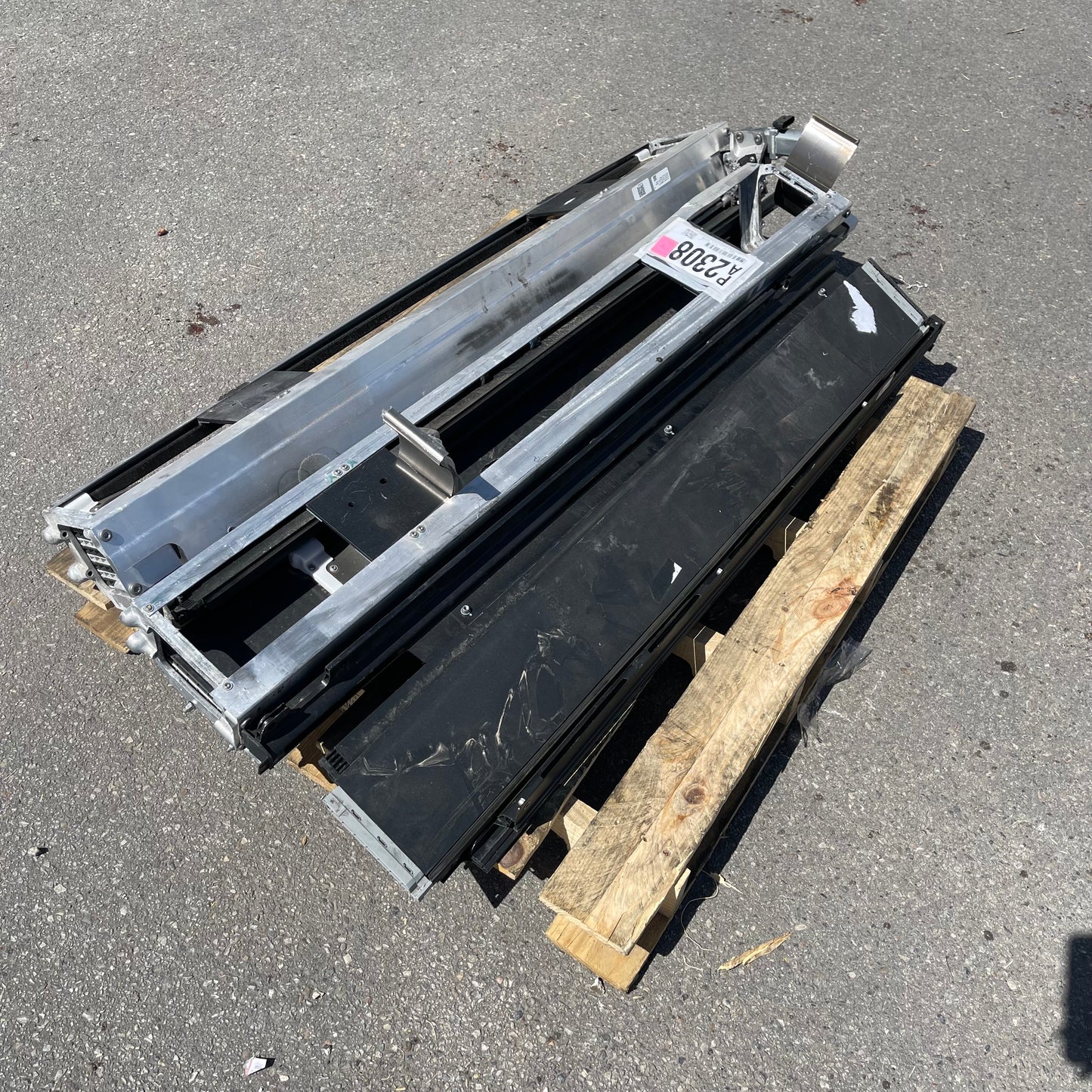 ZA@ Pallet of MIXED Tonneau Cover (USED)
