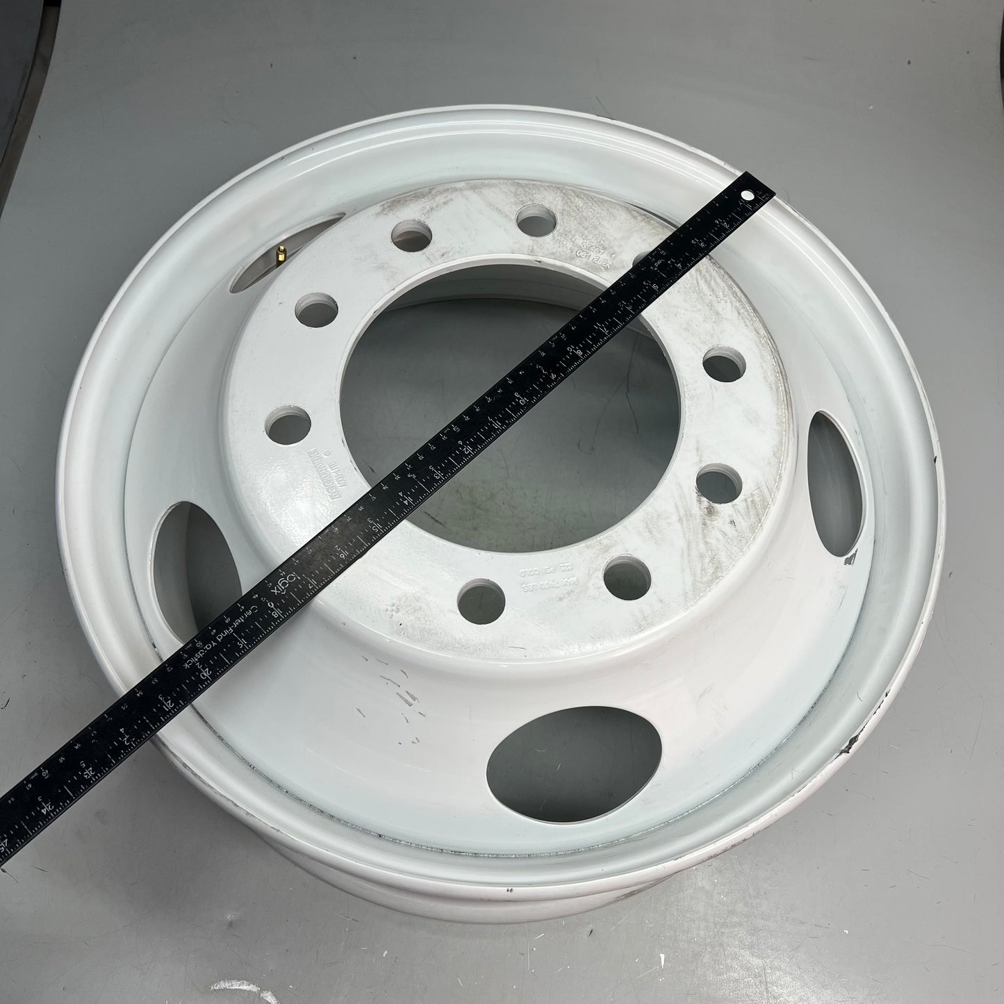 ACCURIDE Accu-Lite Commercial Vehicle Steel Wheel Max 7400lbs 125PSI White 51487