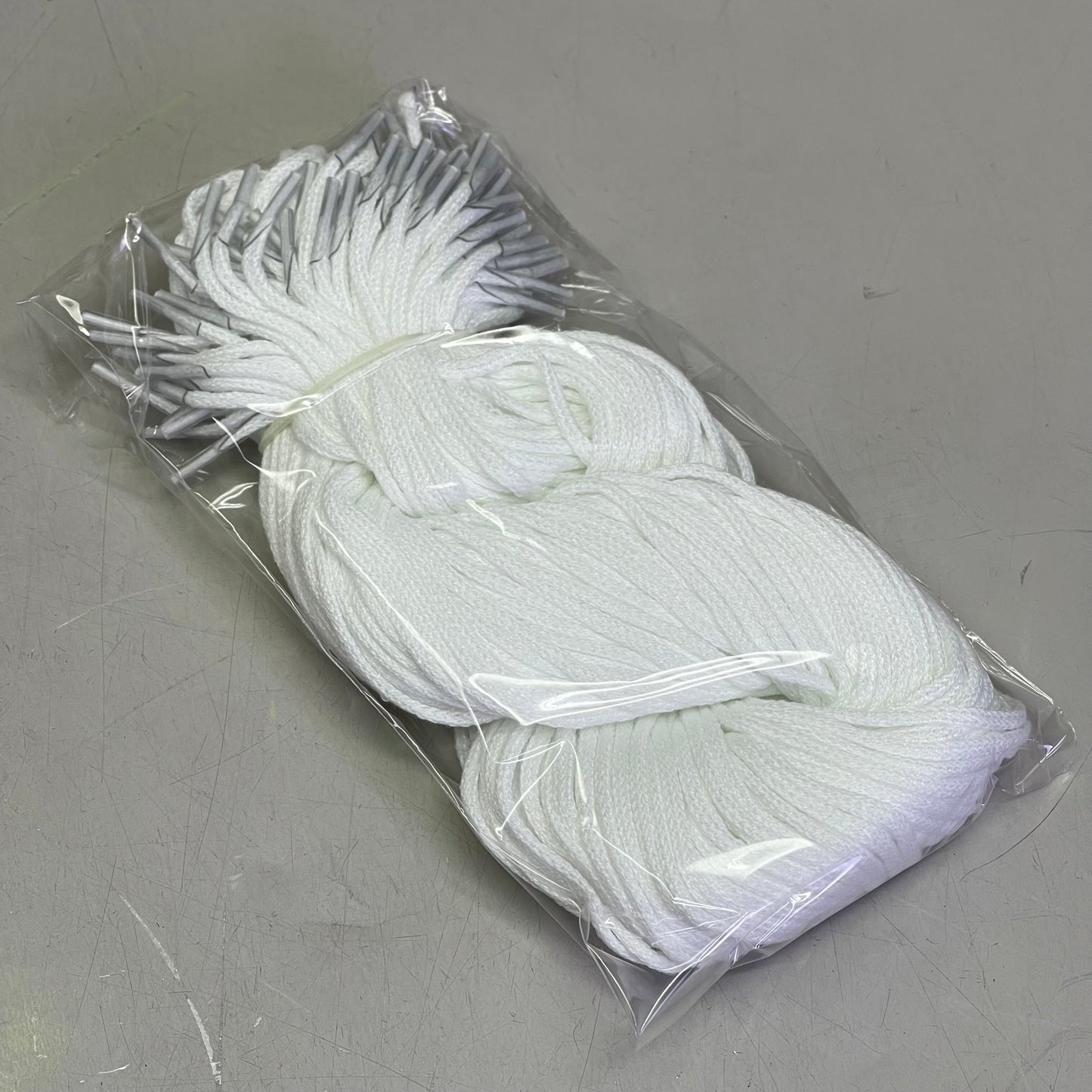 UNIVERSAL (100 PACK) Lanyard Style Badge Holders 3"x4" Cards Clear UNV56005