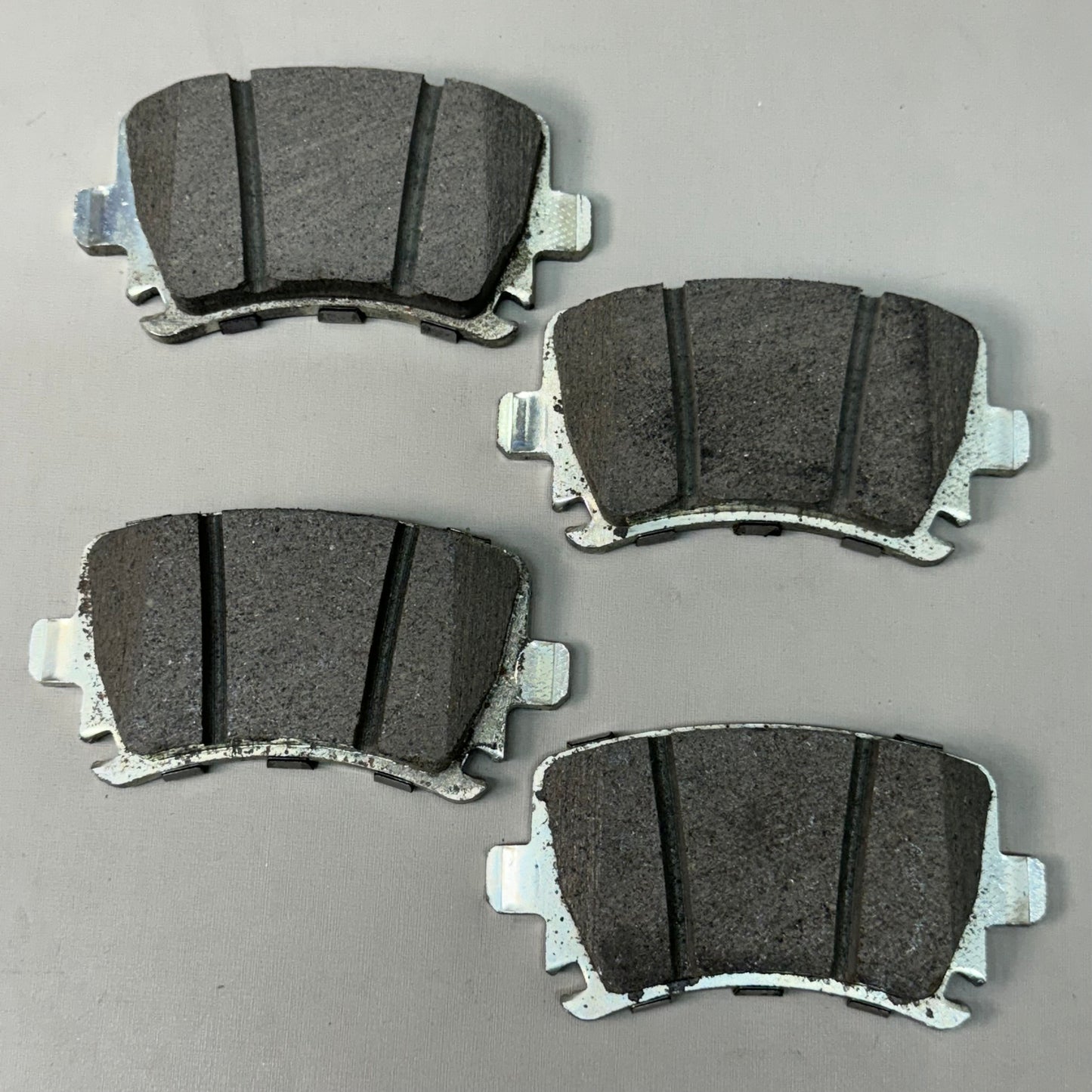 WAGNER OEx Ceramic Disc Brake Pad Set 4 1/2" x 2" Grey OEX1108