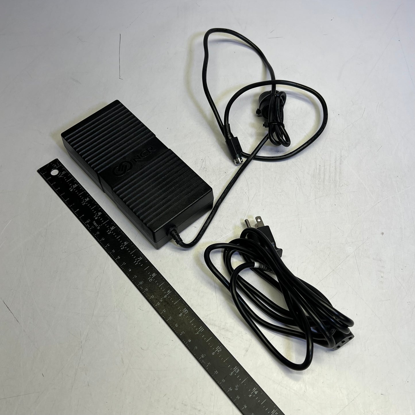 NCR Touchscreen POS Xrr7 Plus 19"x12"x3" Black 7703-1518-8801 (As-is)