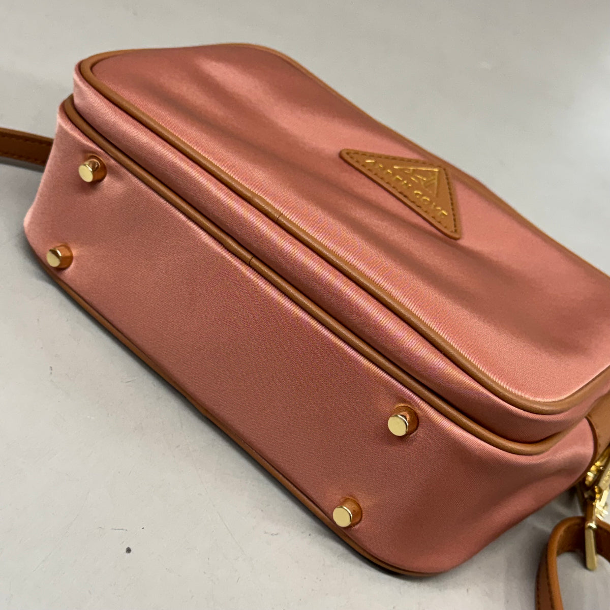 ARDEN COVE Crissy Full Crossbody Nylon Anti-theft Bag Dusty Pink W/ Locking Clasp Straps (New Without Tags)