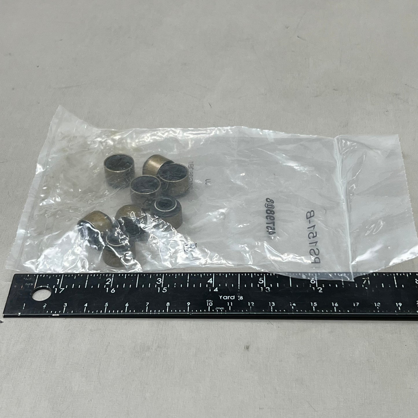 MAHLE (8 Piece) Engine Valve Stem Oil Seal Set For Porsche SS45798A