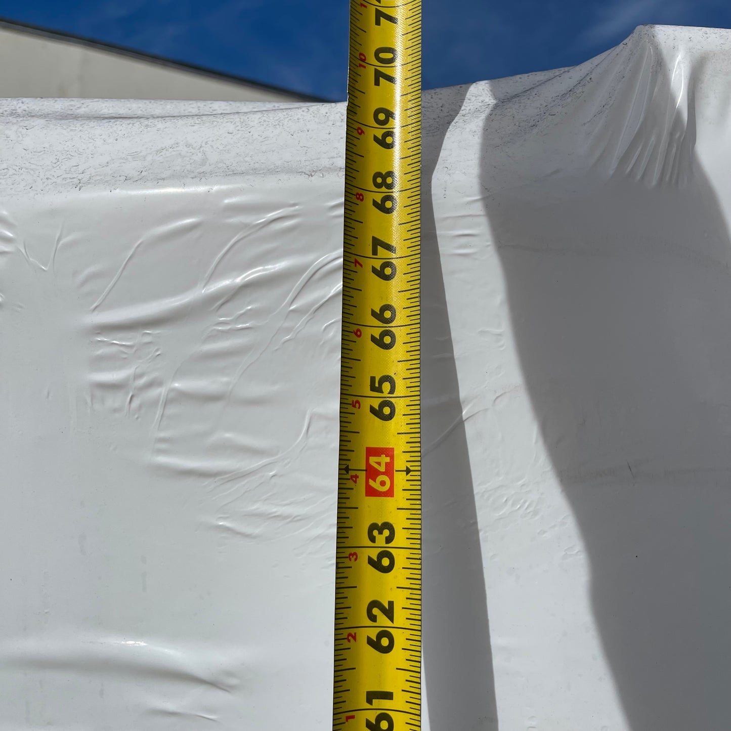 ZA@ Pallet of MIXED Vertical Polyethylene Tank 550 gal 3662K11 (AS-IS)