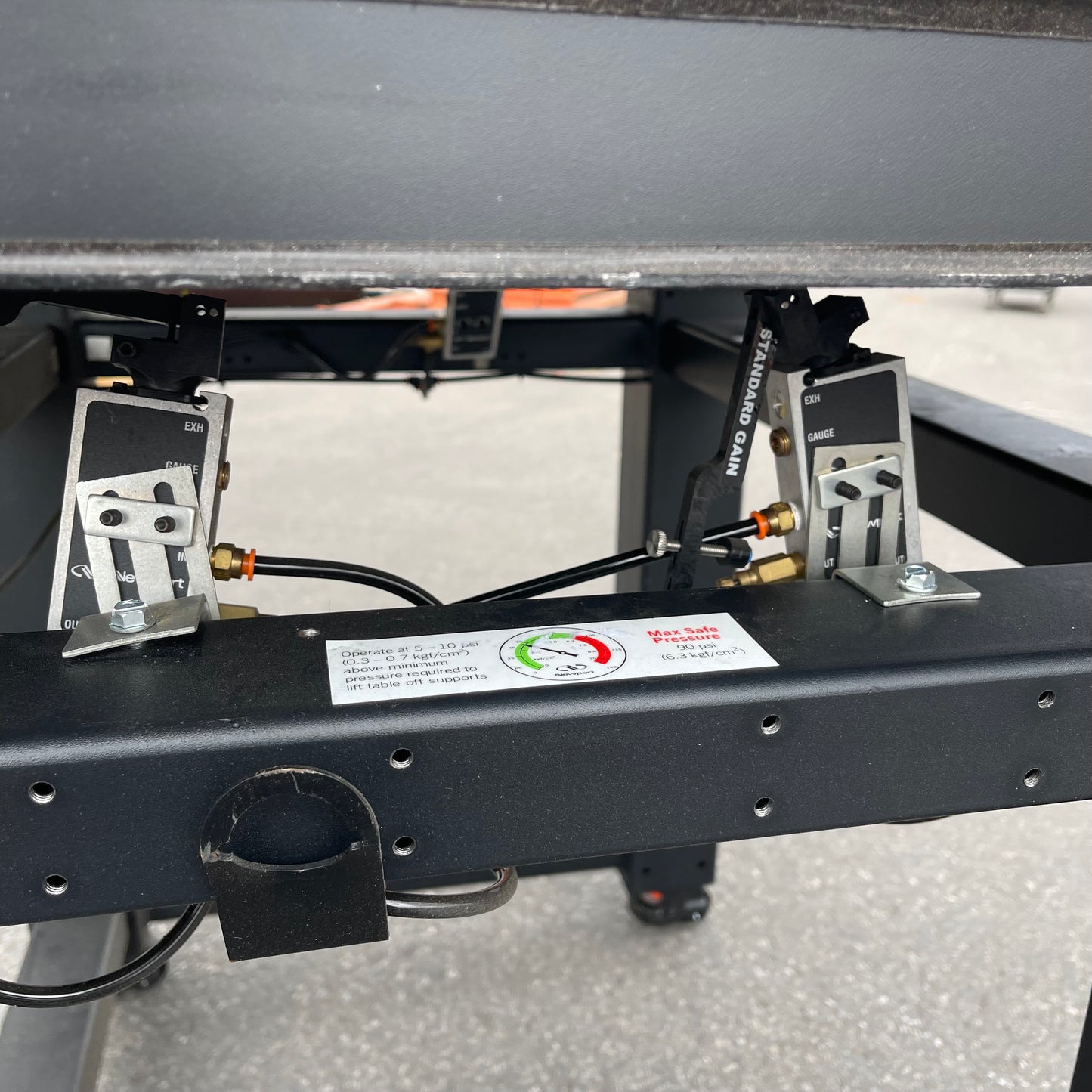 NEWPORT Vision IsoStation Optical Workstation Black 39"x34"x33" (AS-IS)