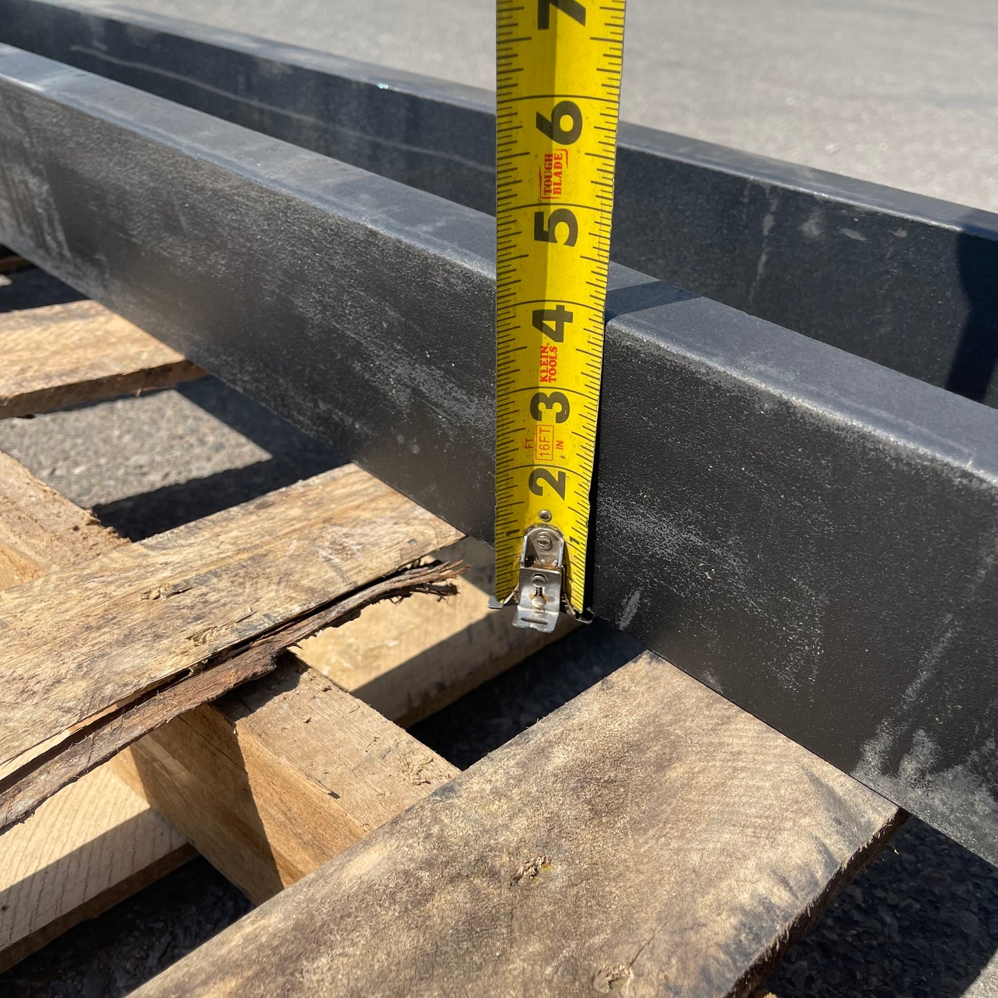 Z@ UNBRANDED Heavy-duty Forklift Forks 62”x4" (Used, Like New)