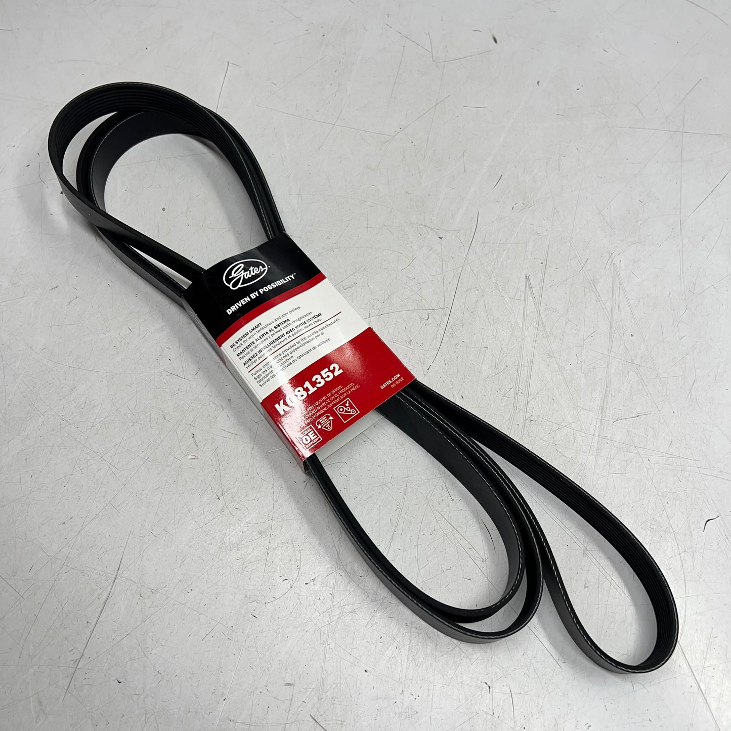 GATES Mirco-v Serpentine Belt for Ford & International  8 Rib 135-11/16" K081352