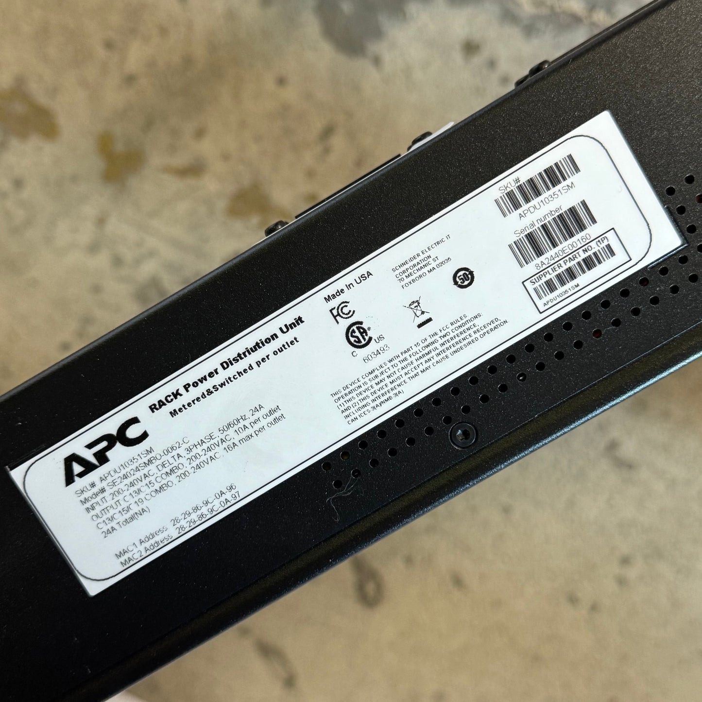 APC Power Distribution Units Input 200-240Vac Delta 24A/ SE24024SMBO-0062-C